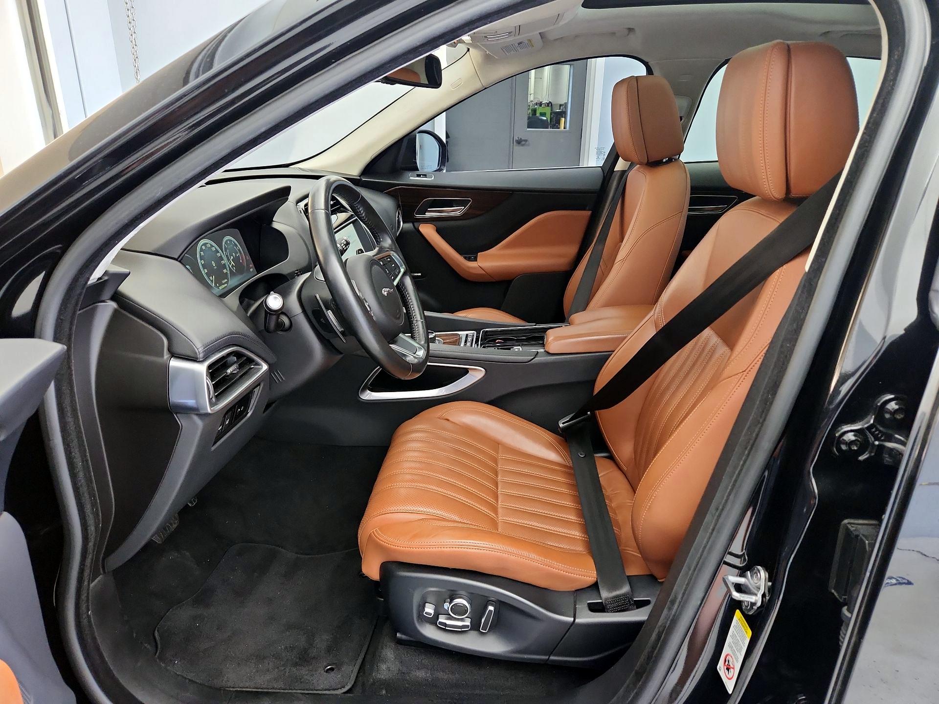 Thumbnail: 2018 Jaguar F-Pace - 11