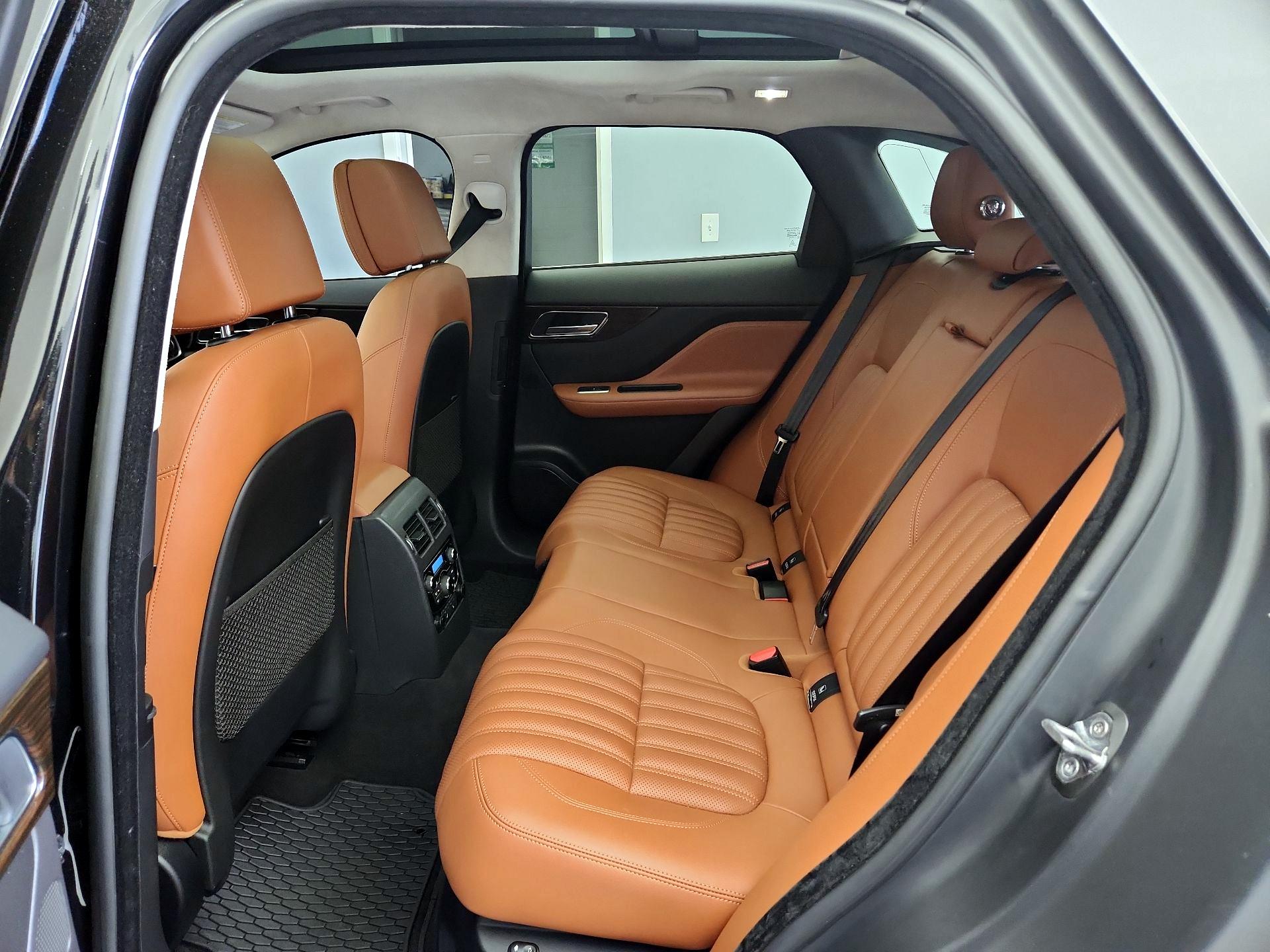 Thumbnail: 2018 Jaguar F-Pace - 20