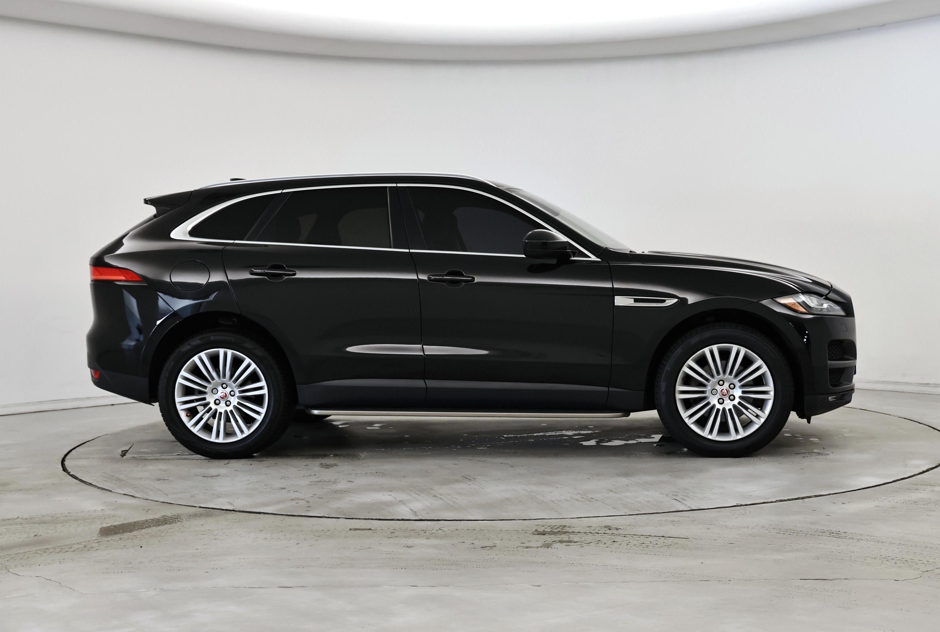Thumbnail: 2018 Jaguar F-Pace - 7