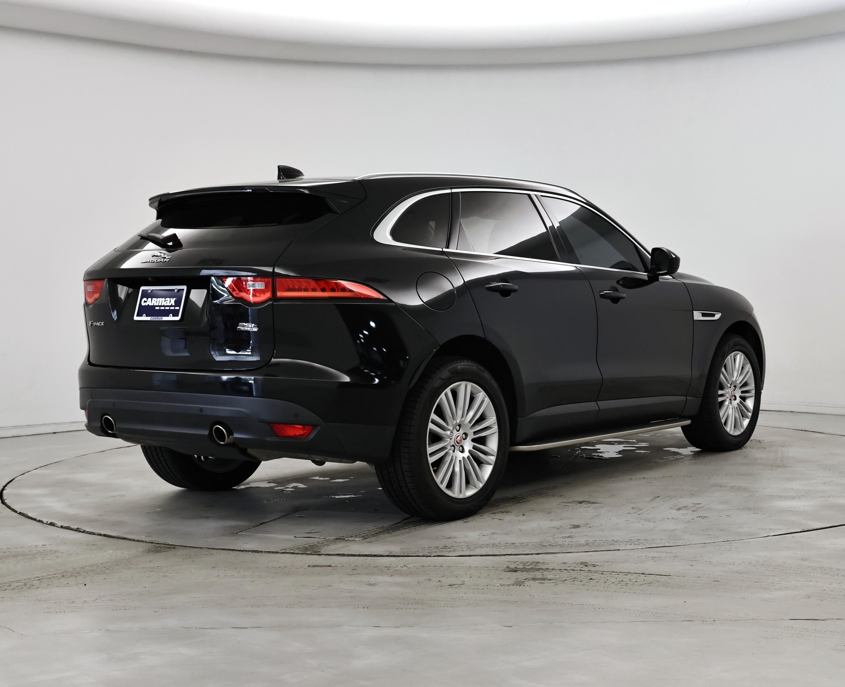 Thumbnail: 2018 Jaguar F-Pace - 8