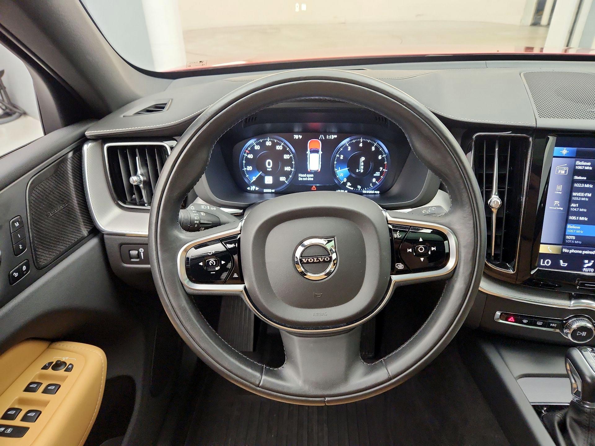 Thumbnail: 2019 Volvo XC60 - 10