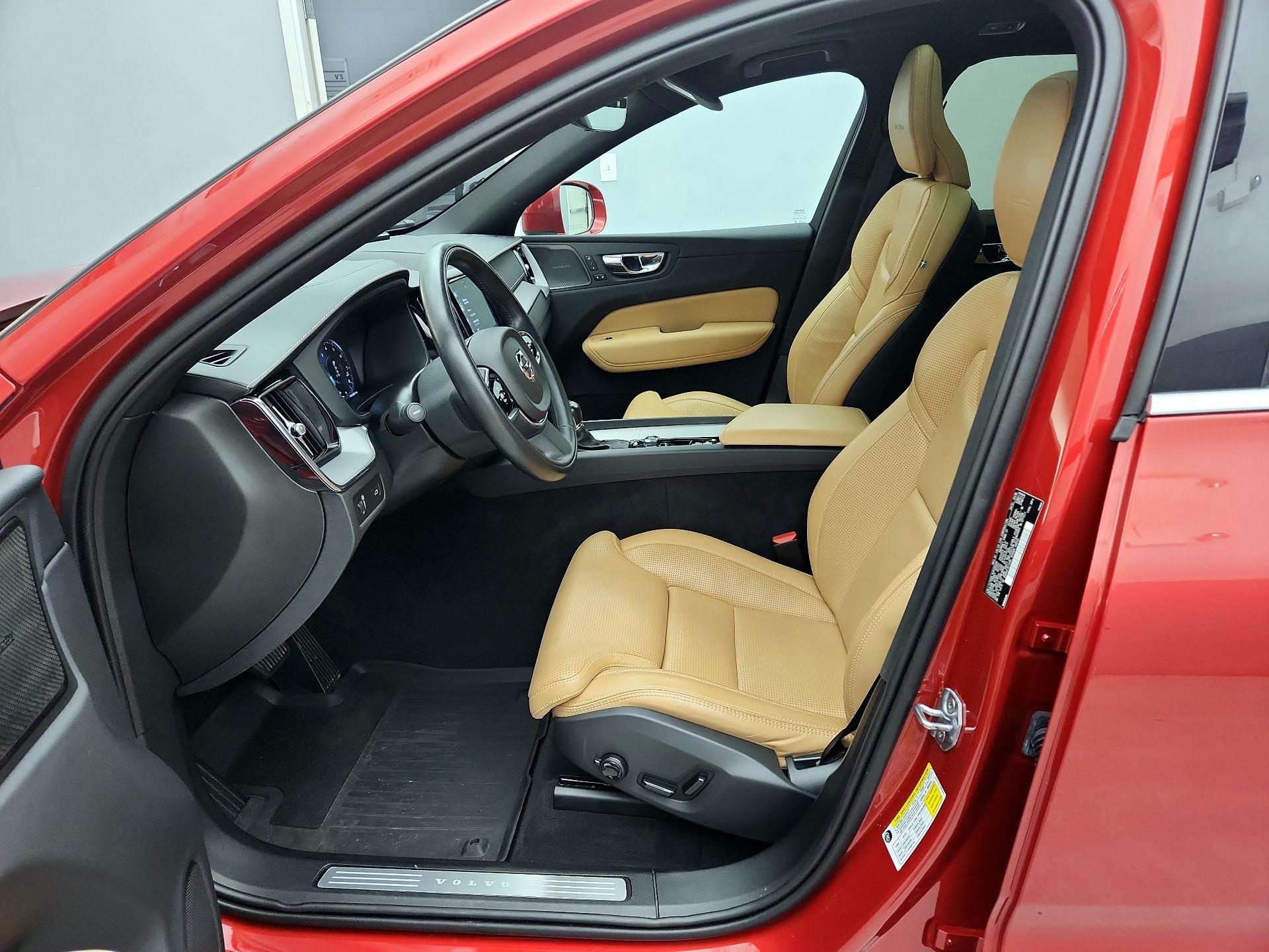 Thumbnail: 2019 Volvo XC60 - 11