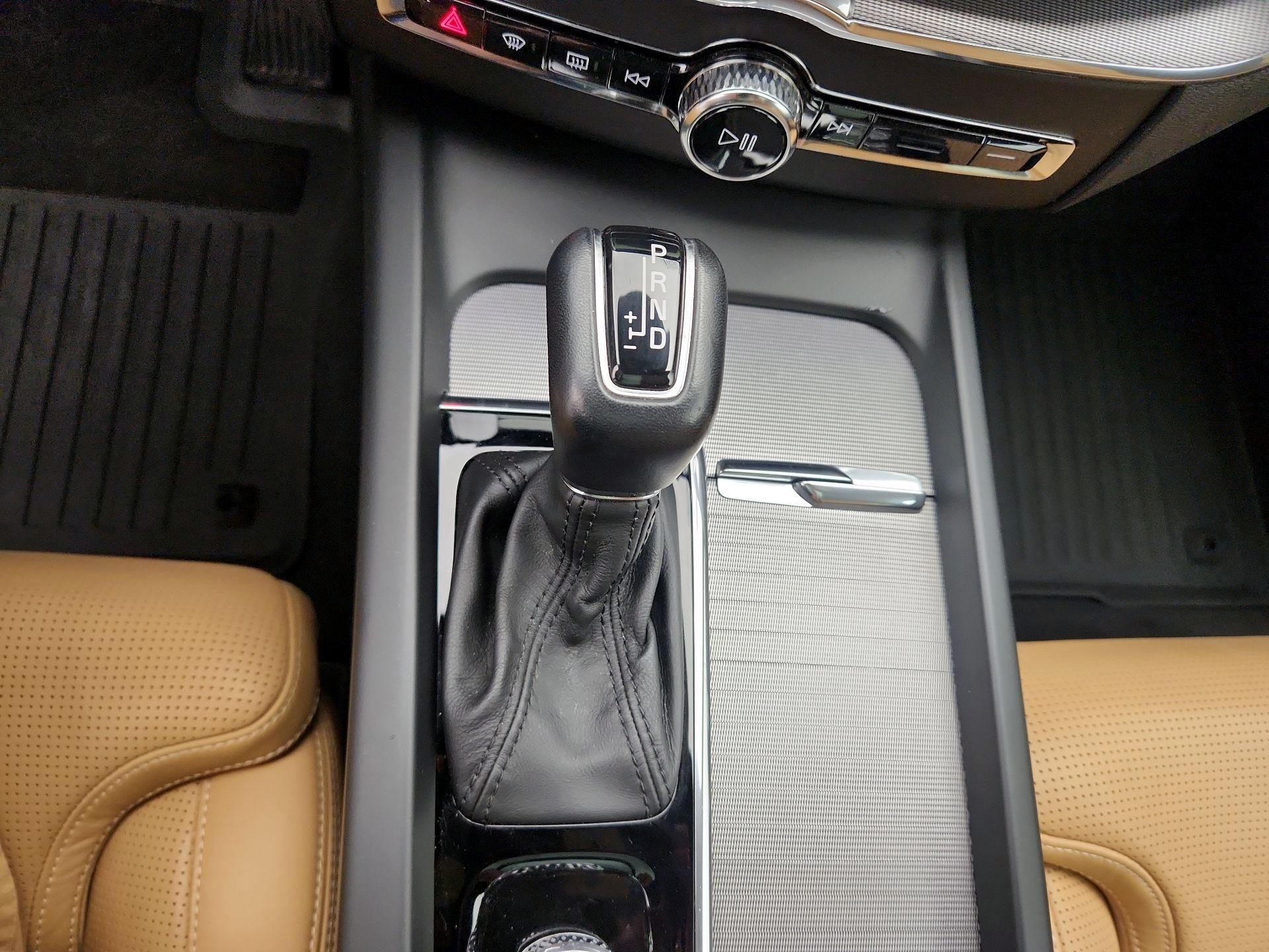 Thumbnail: 2019 Volvo XC60 - 18