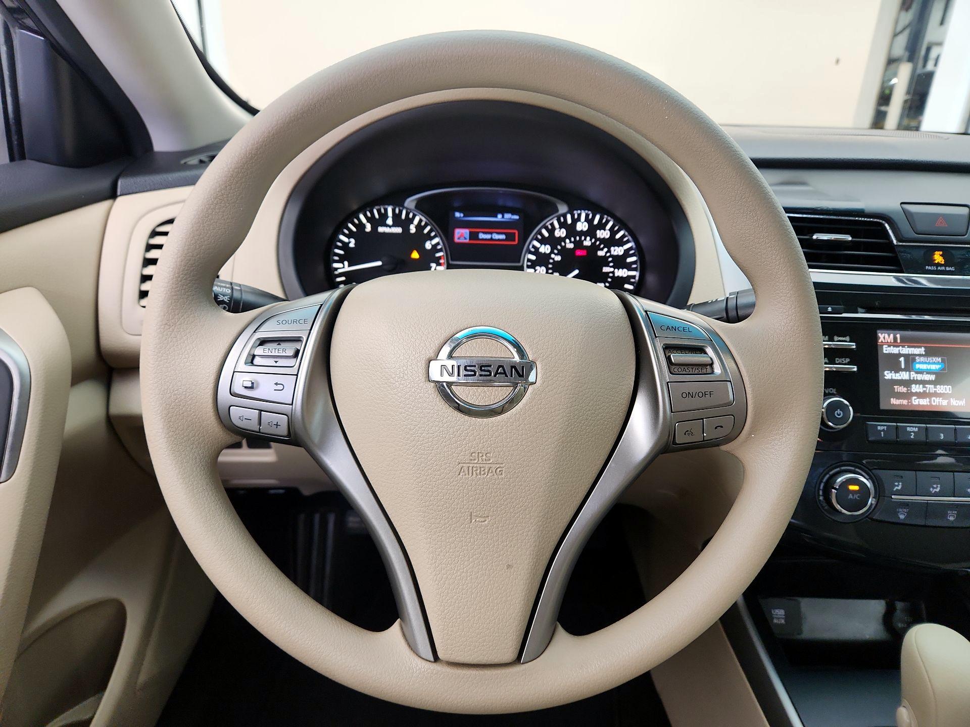 Thumbnail: 2015 Nissan Altima - 10