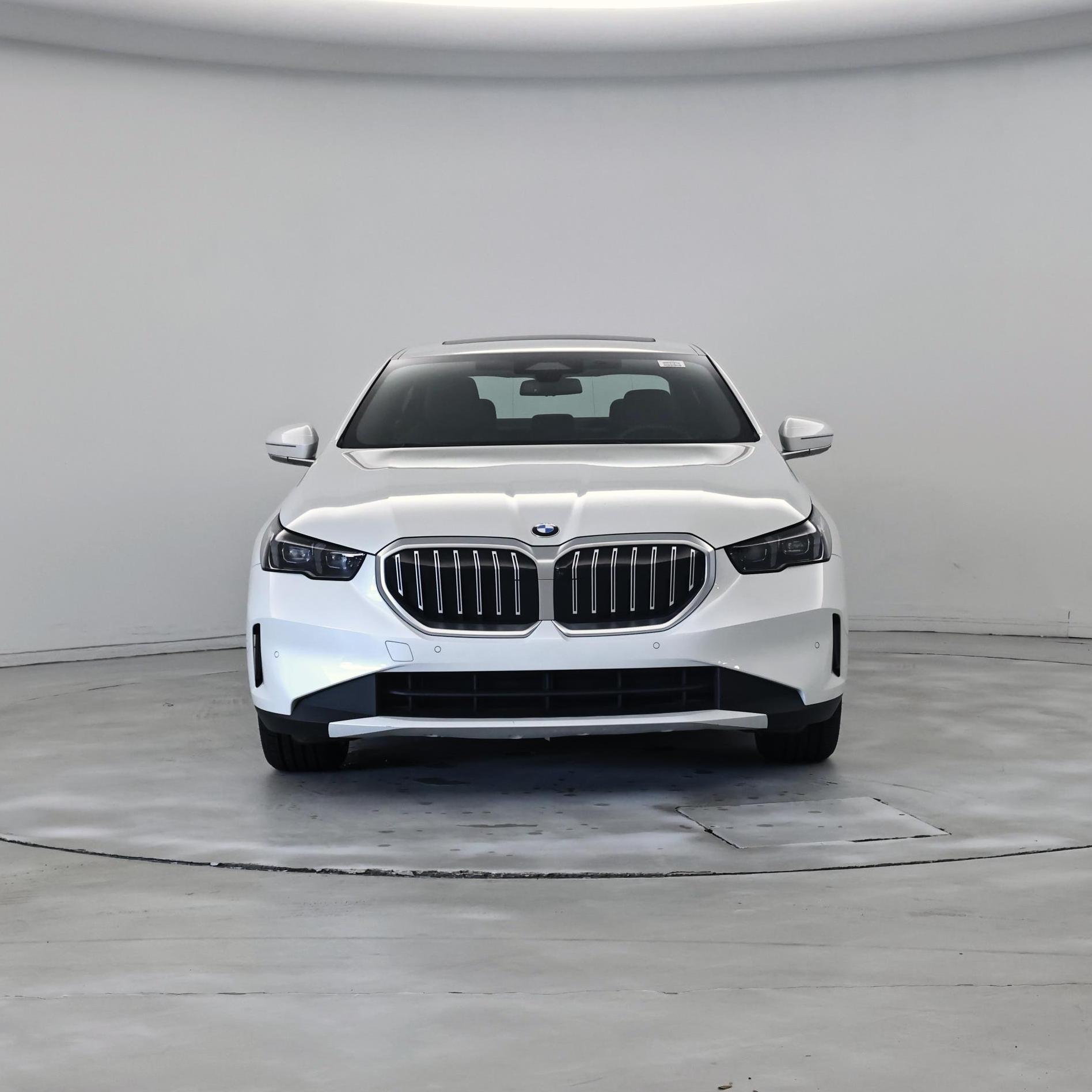 Thumbnail: 2025 BMW 5 Series - 5