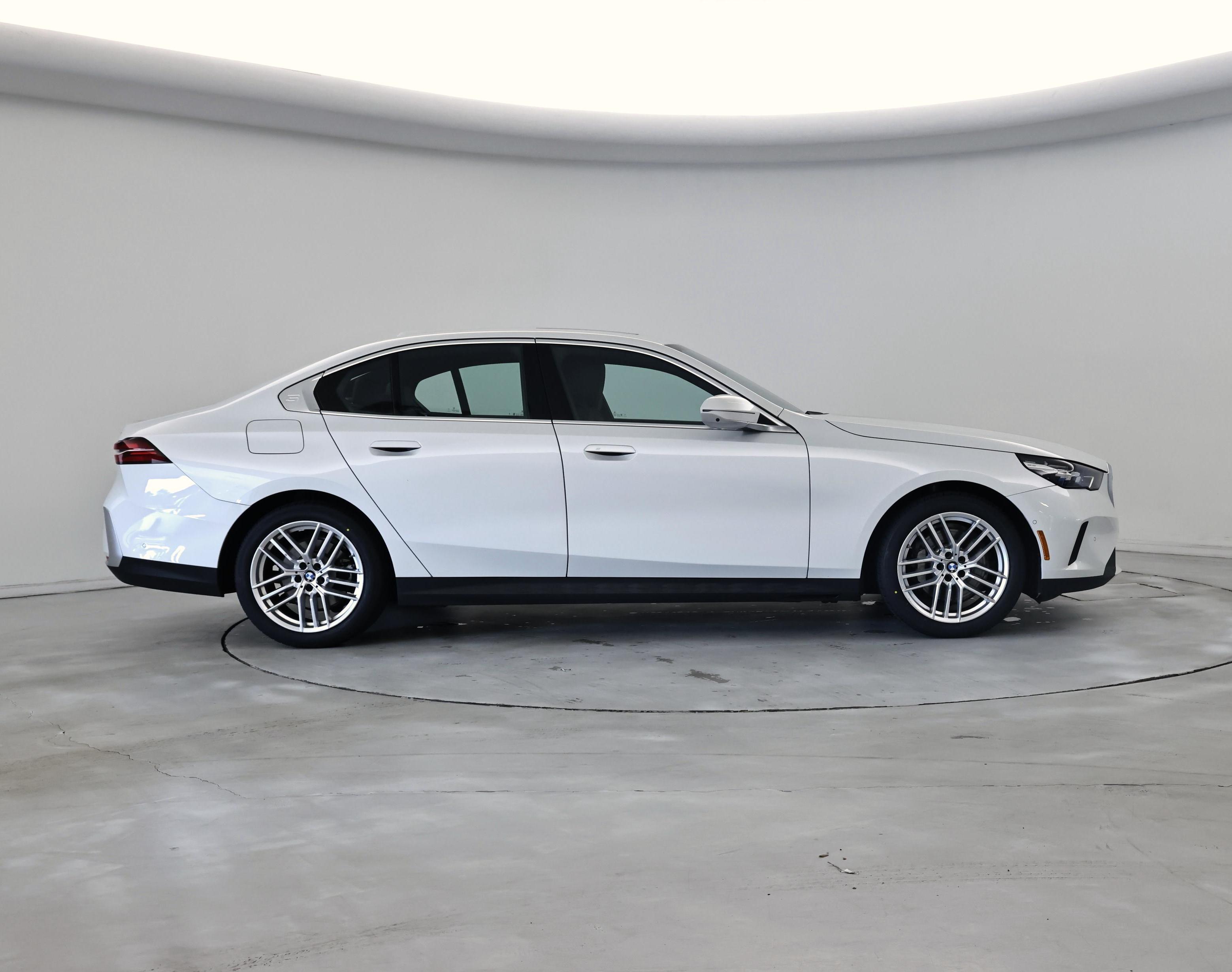 Thumbnail: 2025 BMW 5 Series - 7