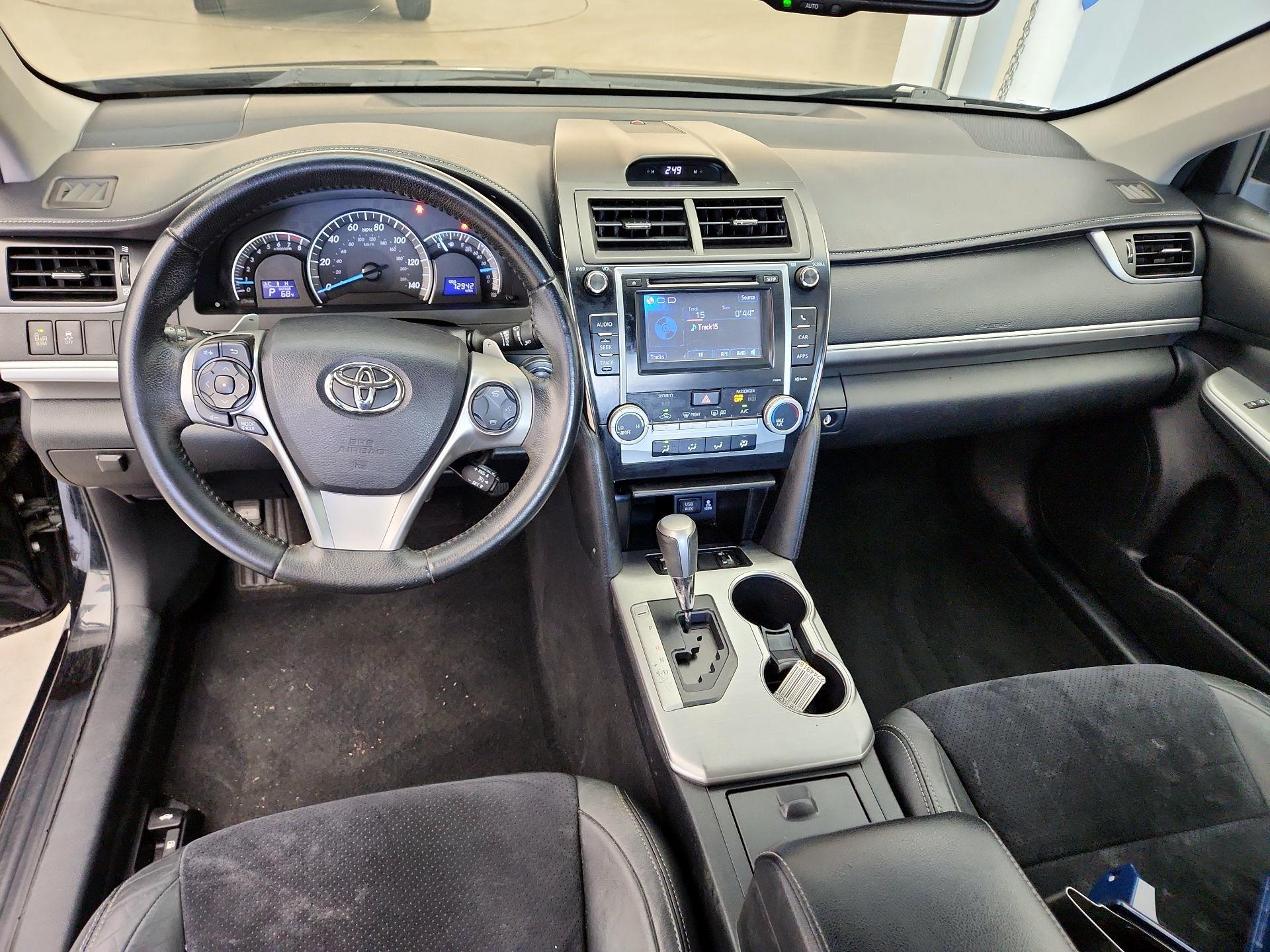 Thumbnail: 2014 Toyota Camry - 9
