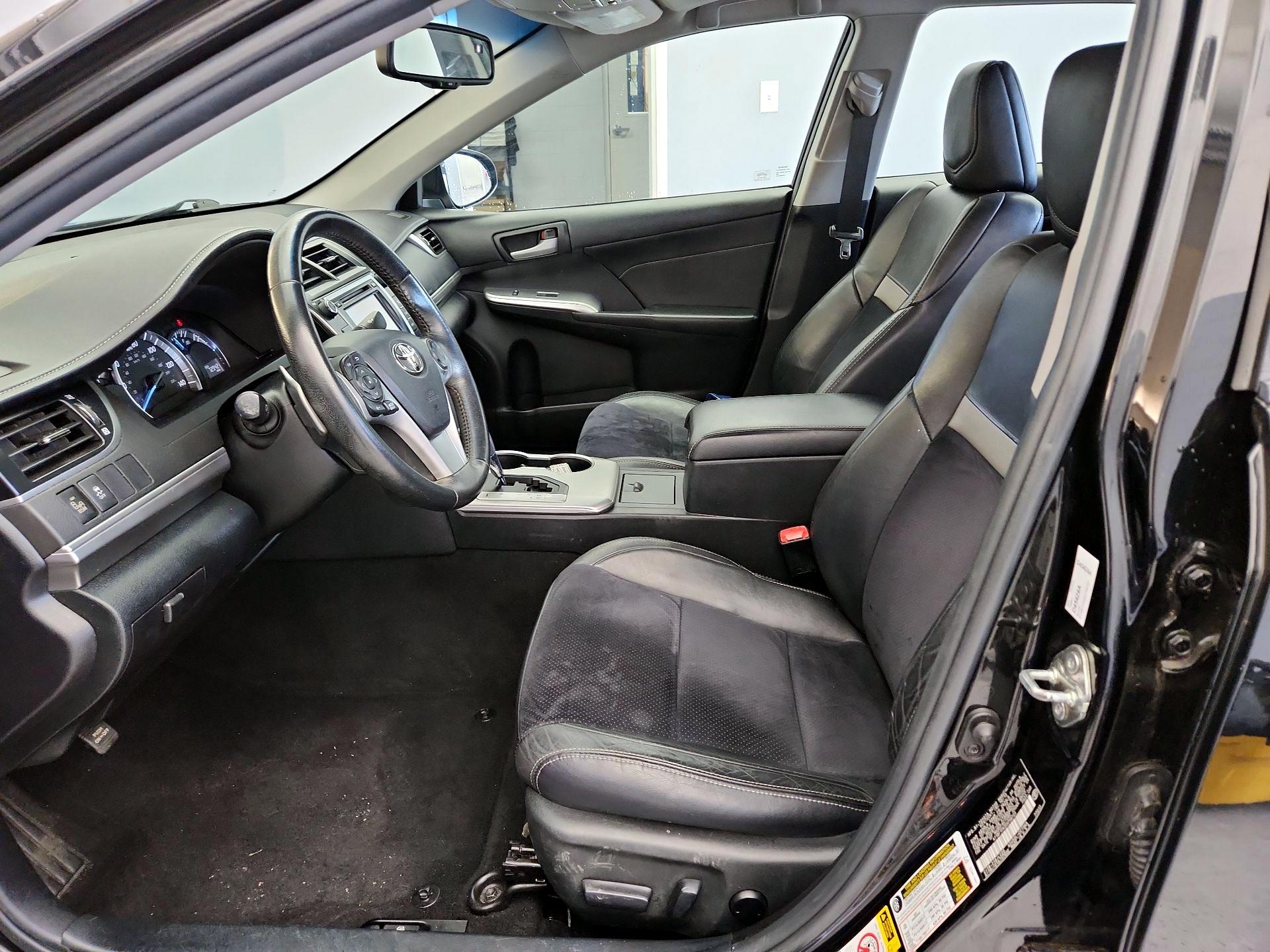 Thumbnail: 2014 Toyota Camry - 11