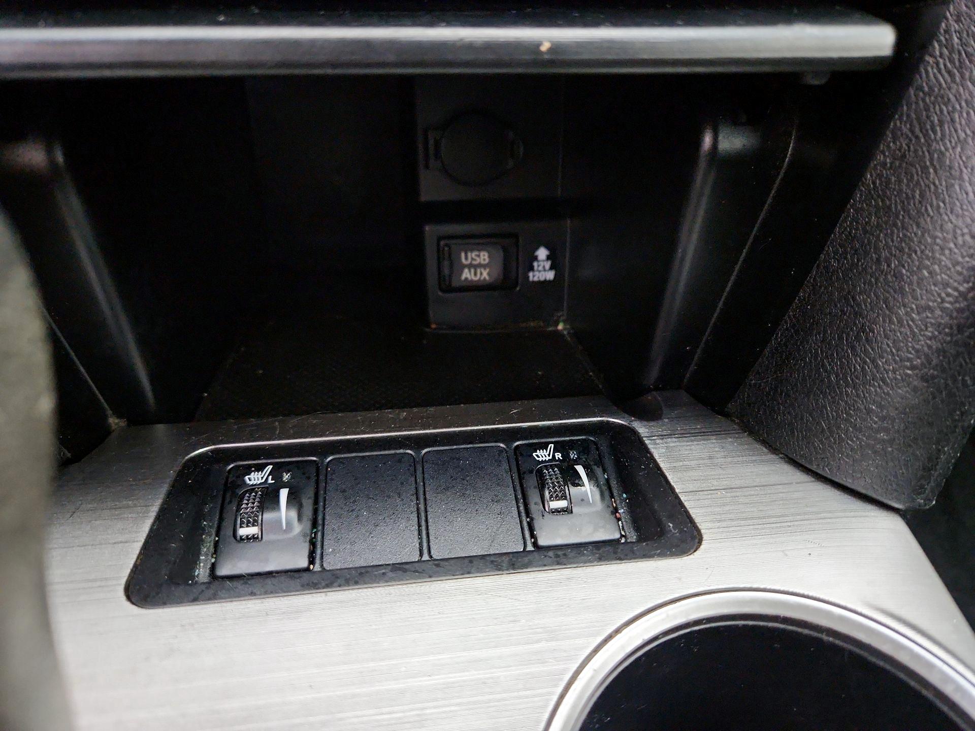 Thumbnail: 2014 Toyota Camry - 18