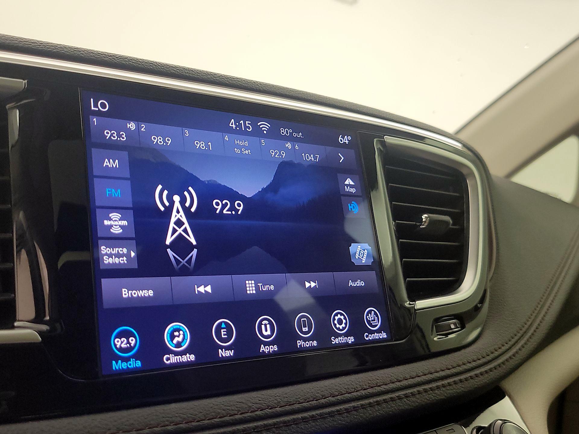 Thumbnail: 2020 Chrysler Pacifica - 16