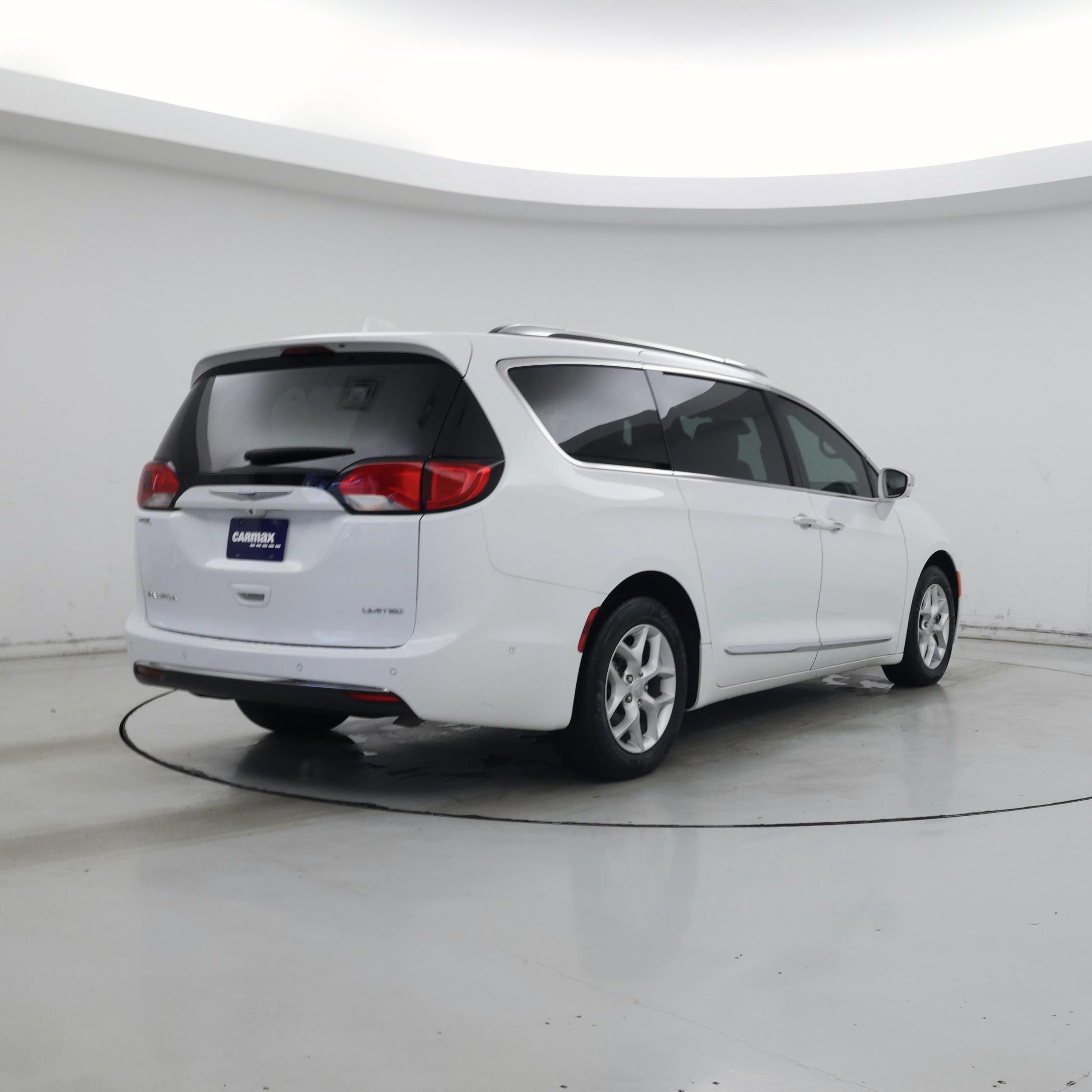 Thumbnail: 2020 Chrysler Pacifica - 8