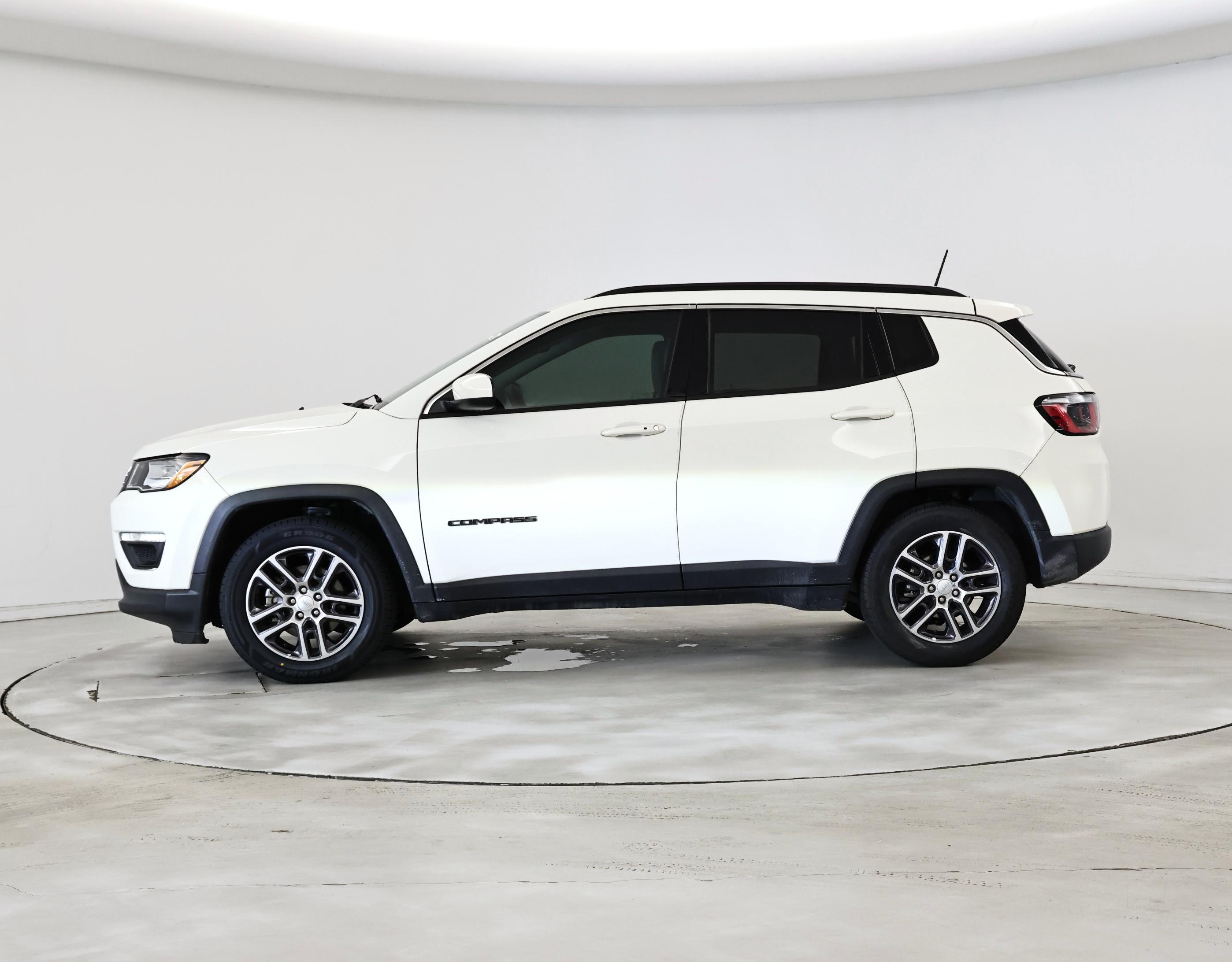 Thumbnail: 2019 Jeep Compass - 3