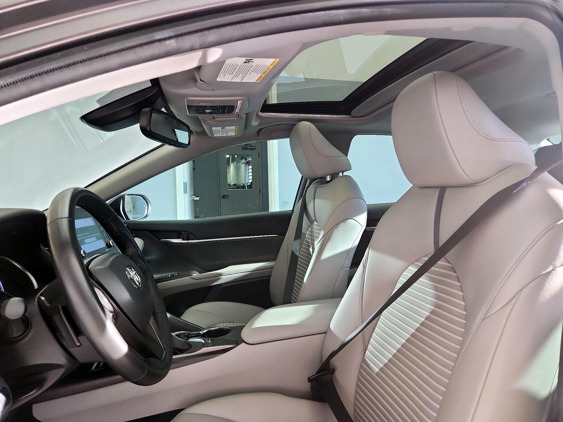 Thumbnail: 2022 Toyota Camry - 19