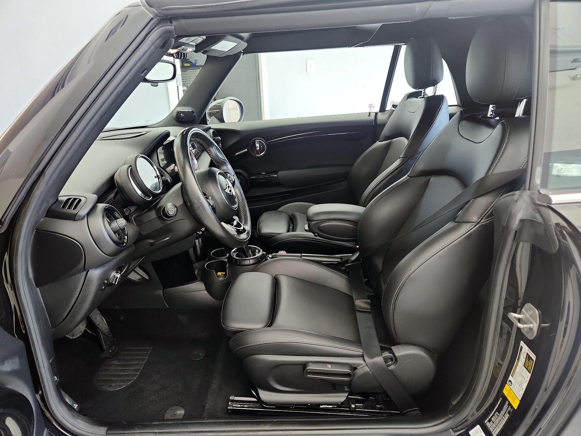 Thumbnail: 2017 MINI Cooper - 11