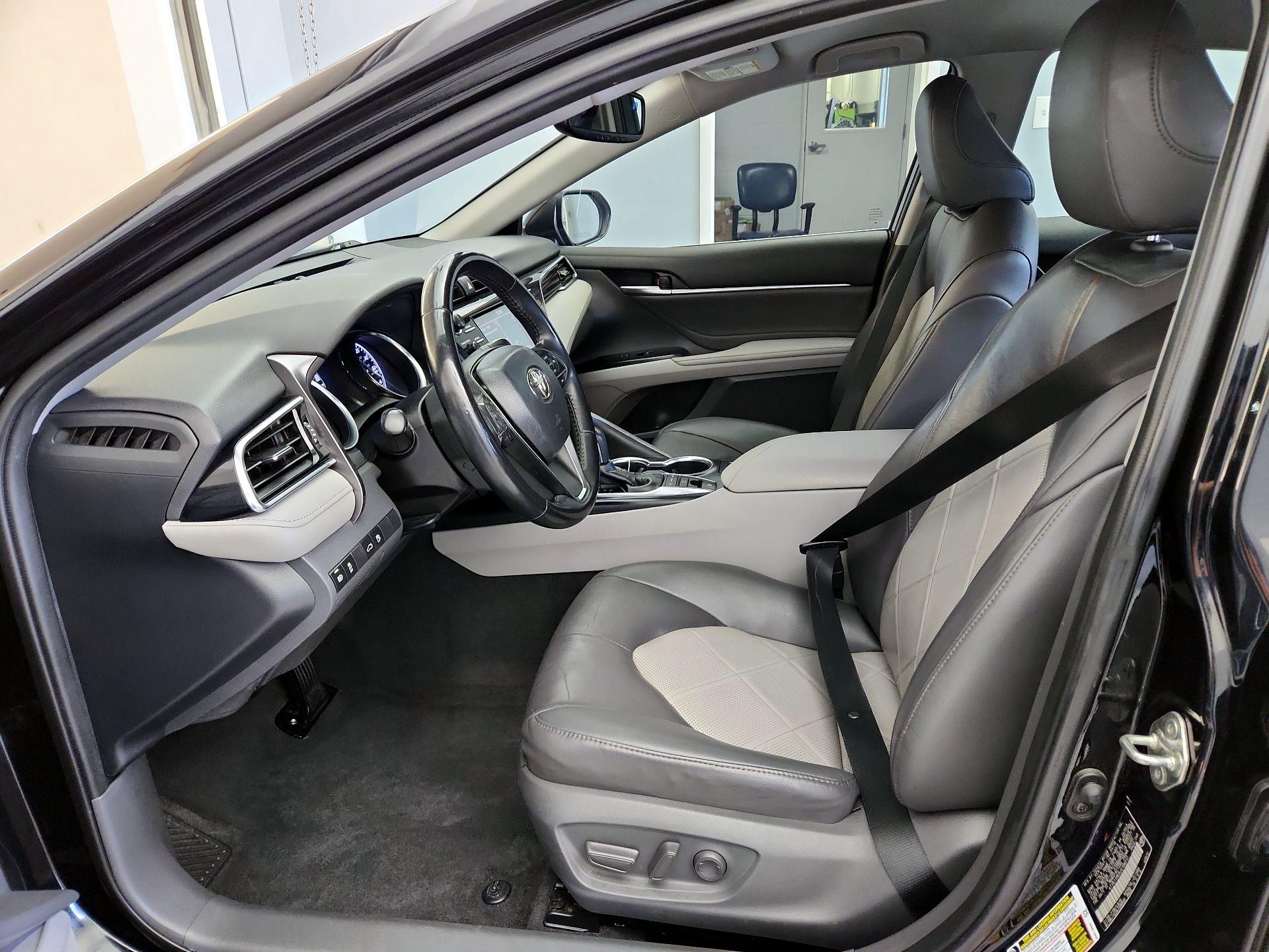 Thumbnail: 2018 Toyota Camry - 11