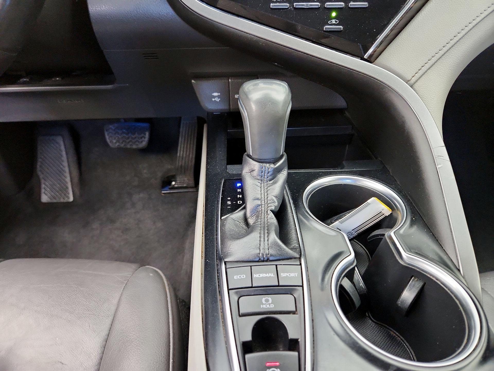 Thumbnail: 2018 Toyota Camry - 17