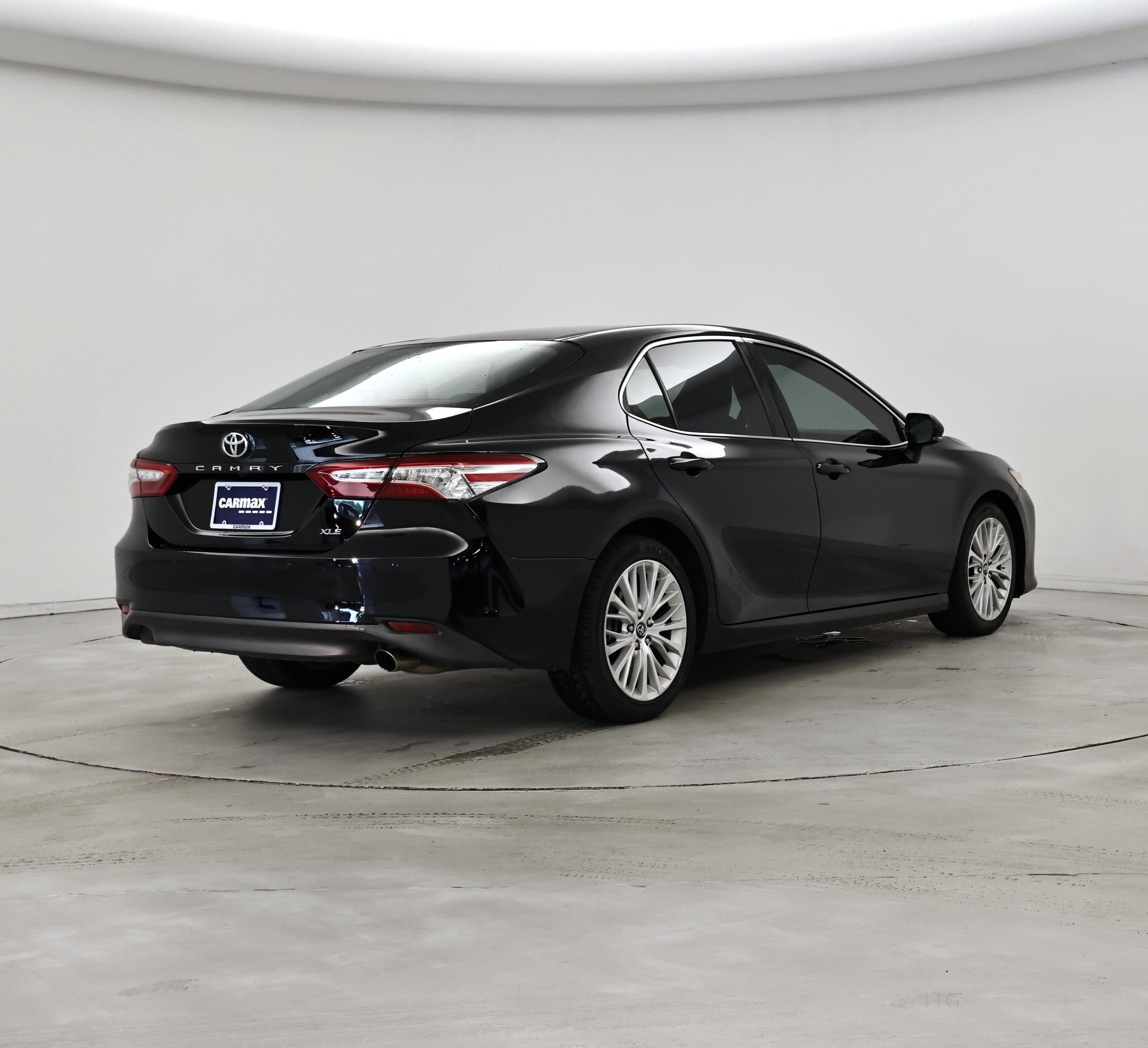 Thumbnail: 2018 Toyota Camry - 8