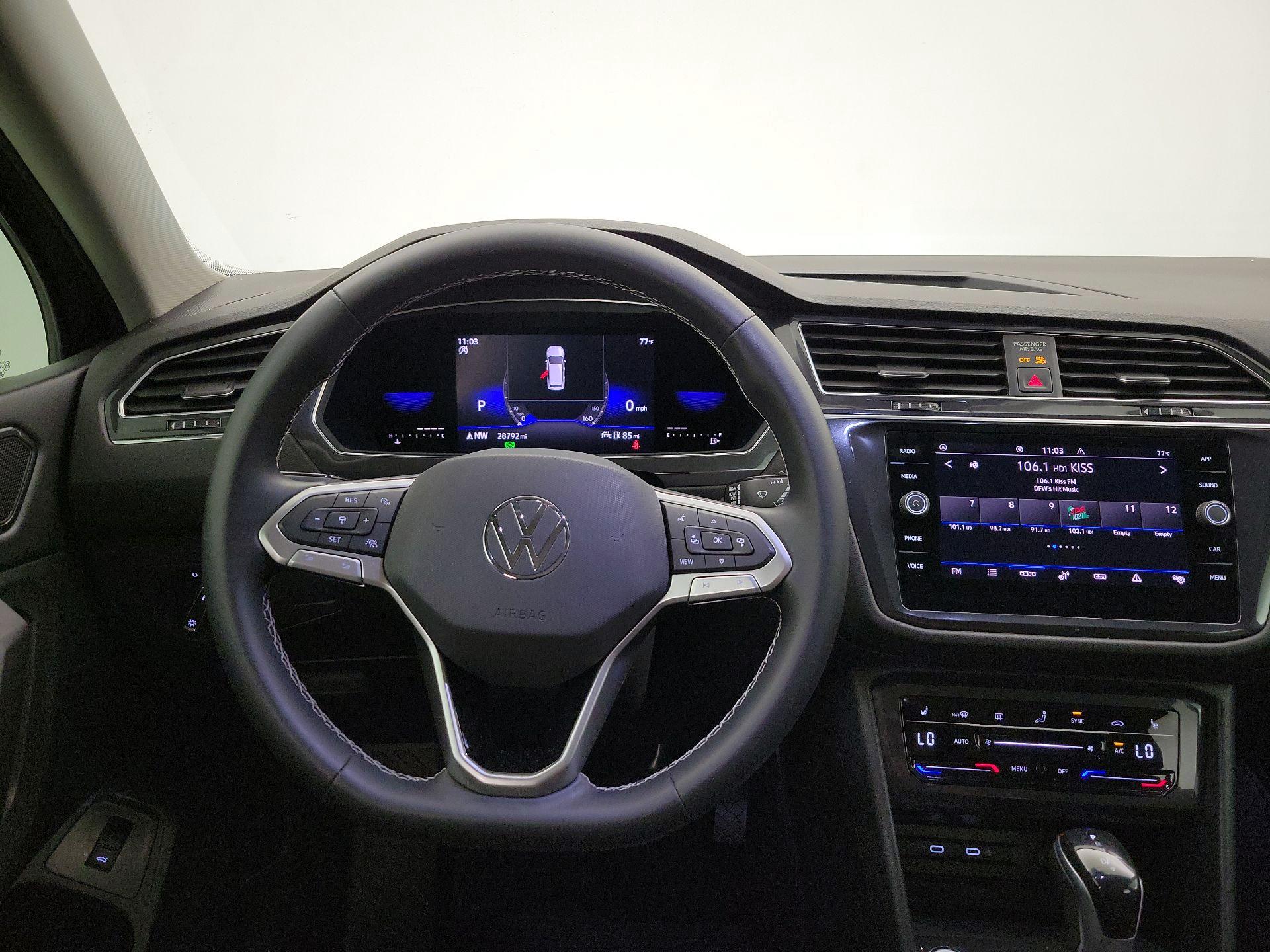 Thumbnail: 2022 Volkswagen Tiguan - 10