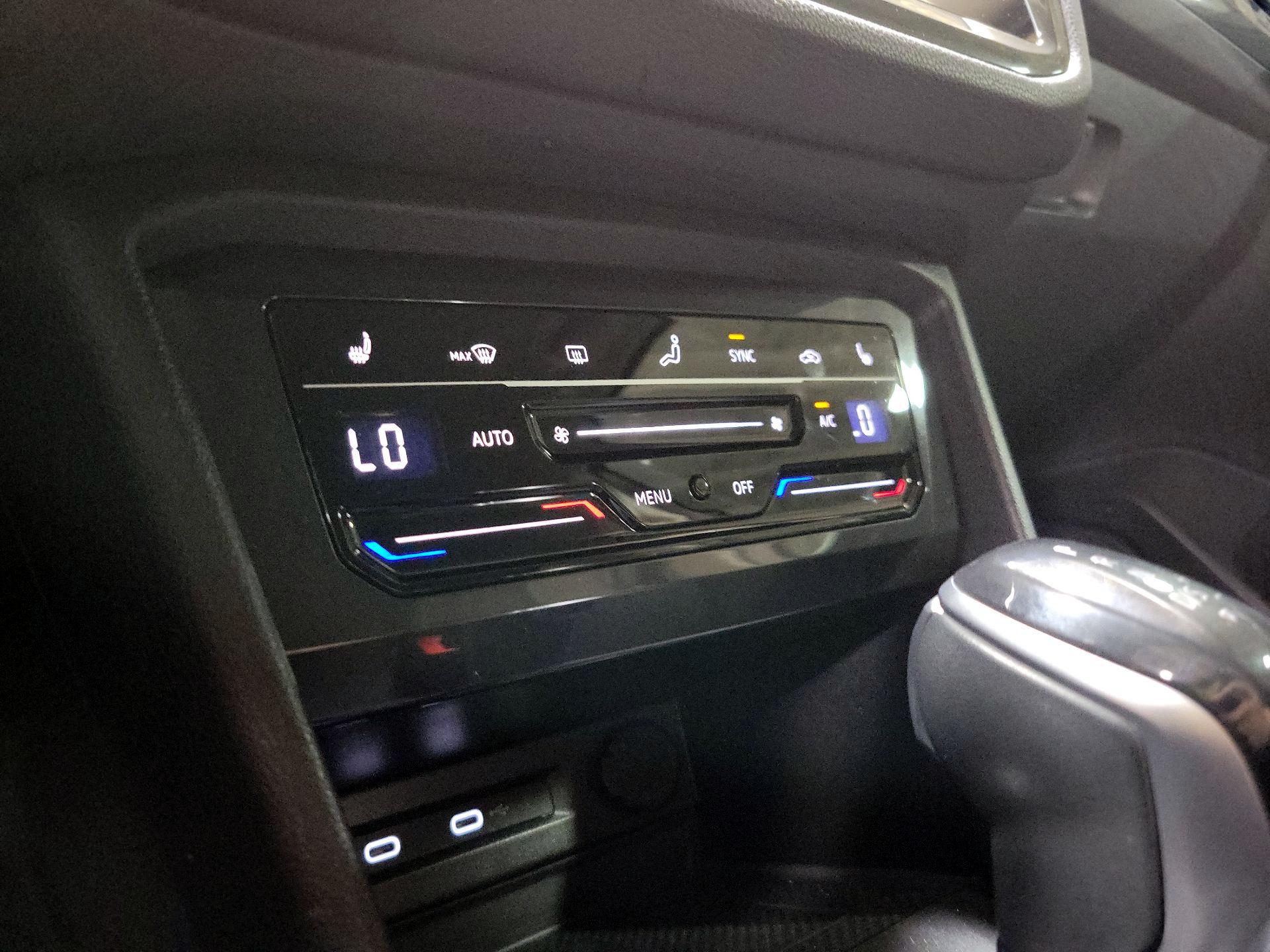 Thumbnail: 2022 Volkswagen Tiguan - 16