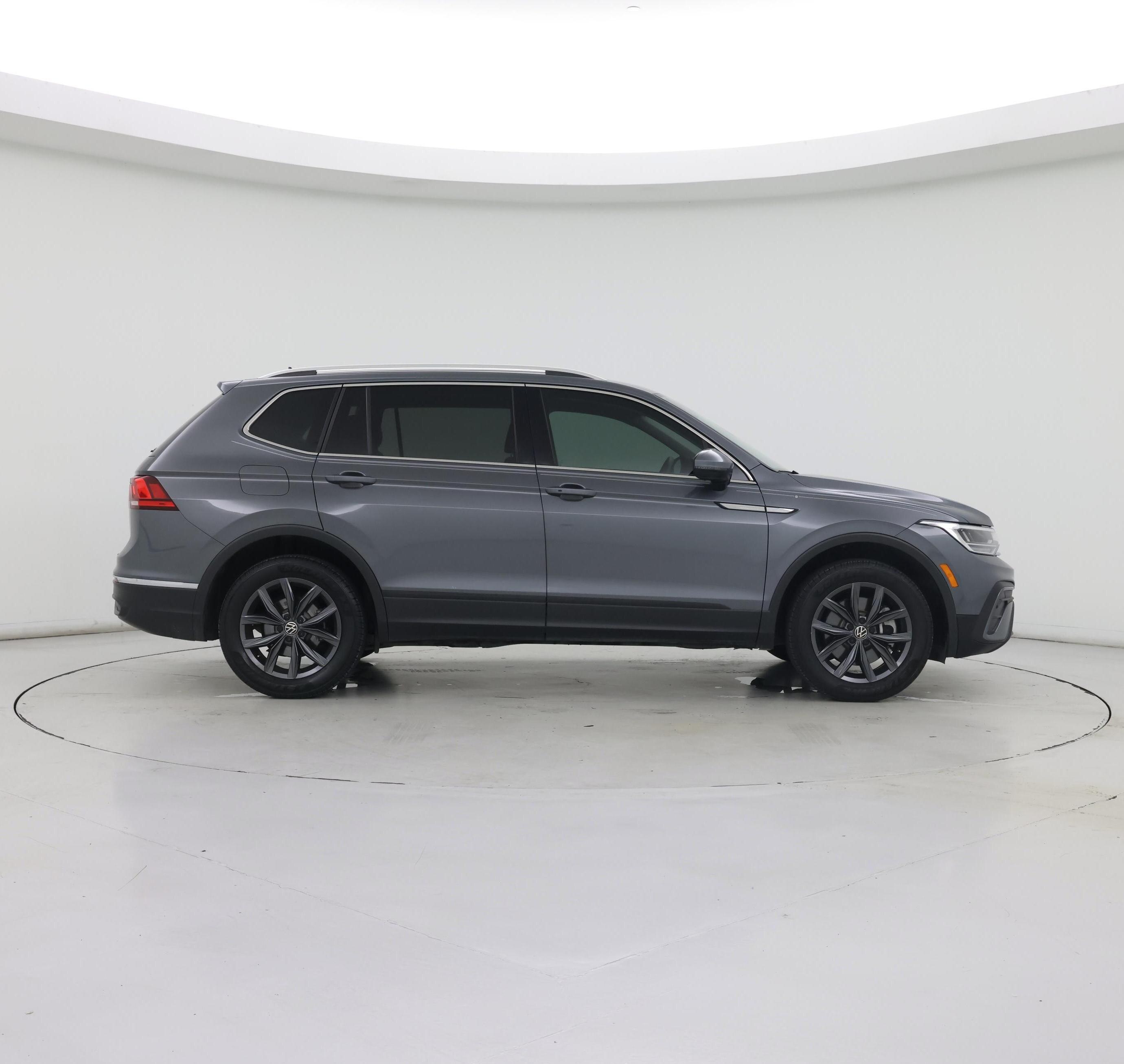 Thumbnail: 2022 Volkswagen Tiguan - 7