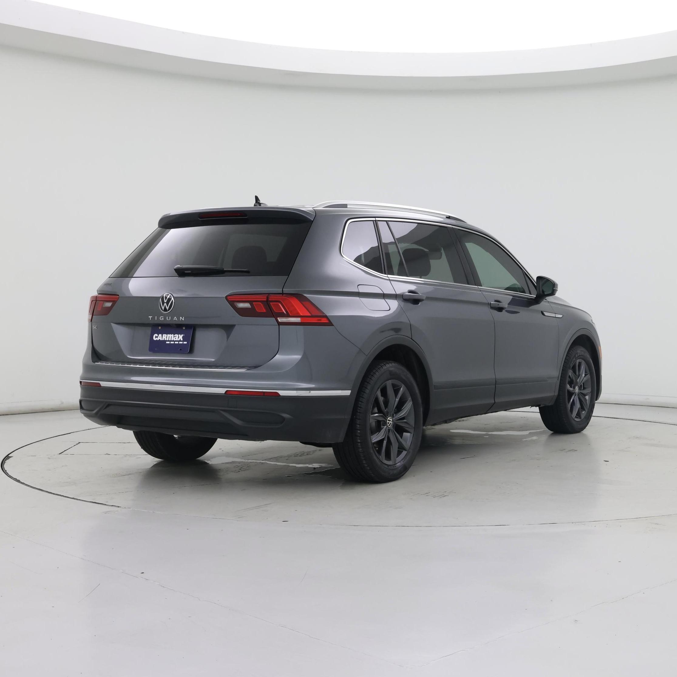 Thumbnail: 2022 Volkswagen Tiguan - 8