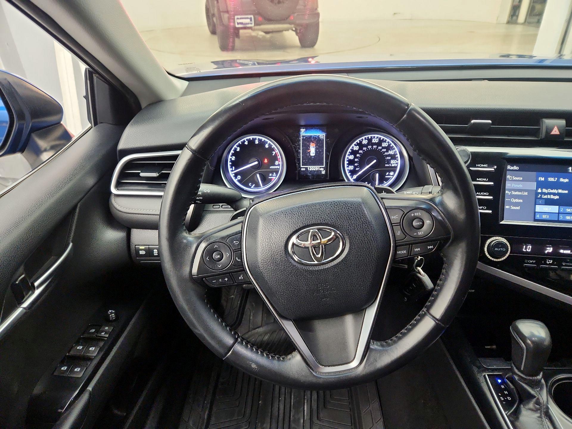 Thumbnail: 2018 Toyota Camry - 10