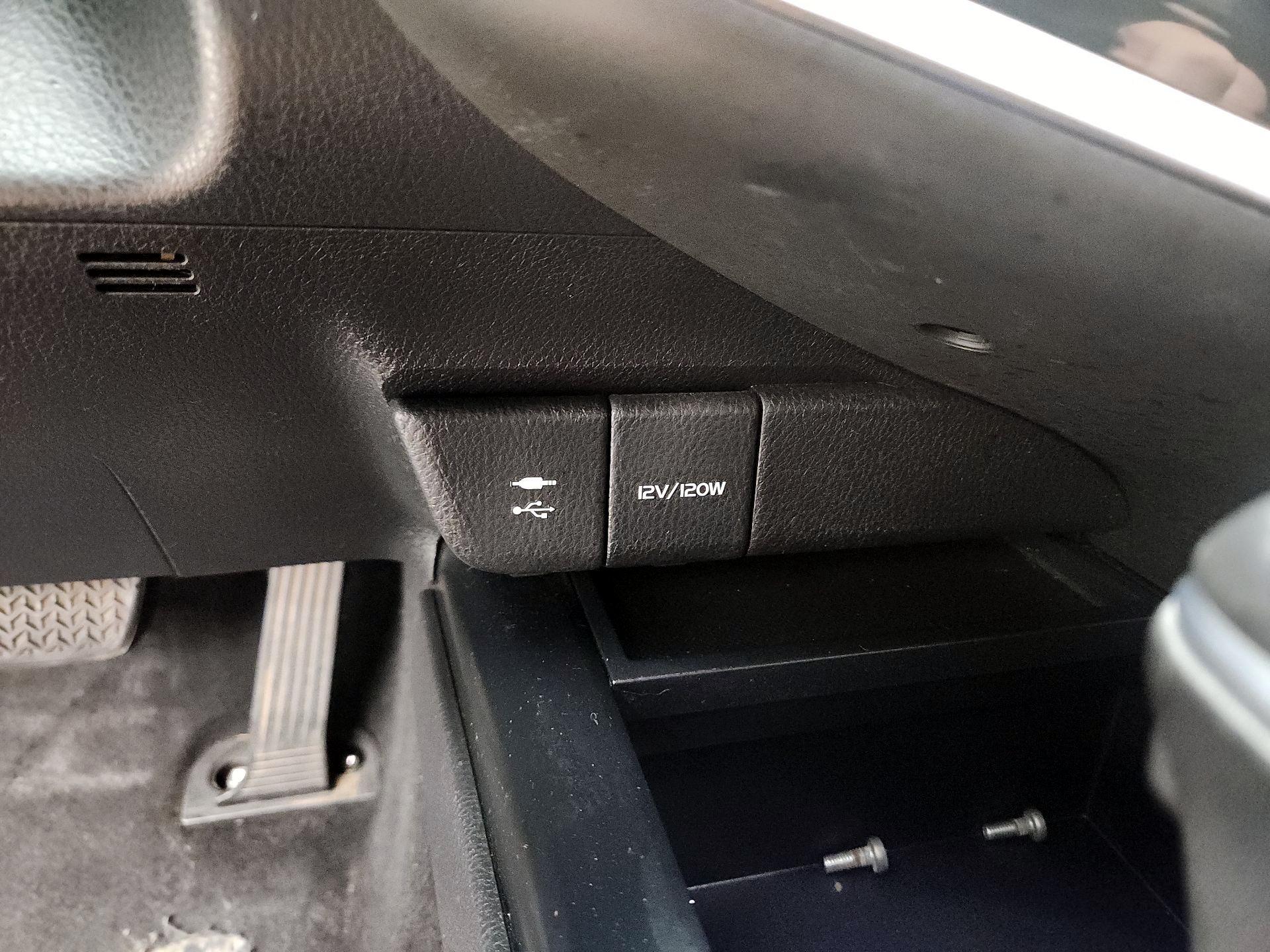 Thumbnail: 2018 Toyota Camry - 18