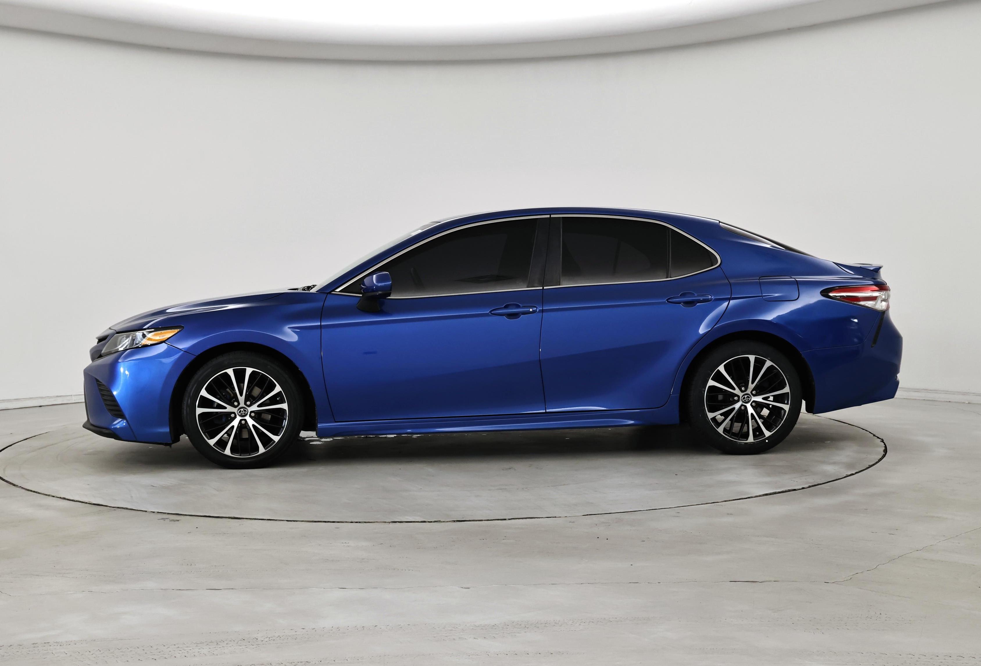 Thumbnail: 2018 Toyota Camry - 3