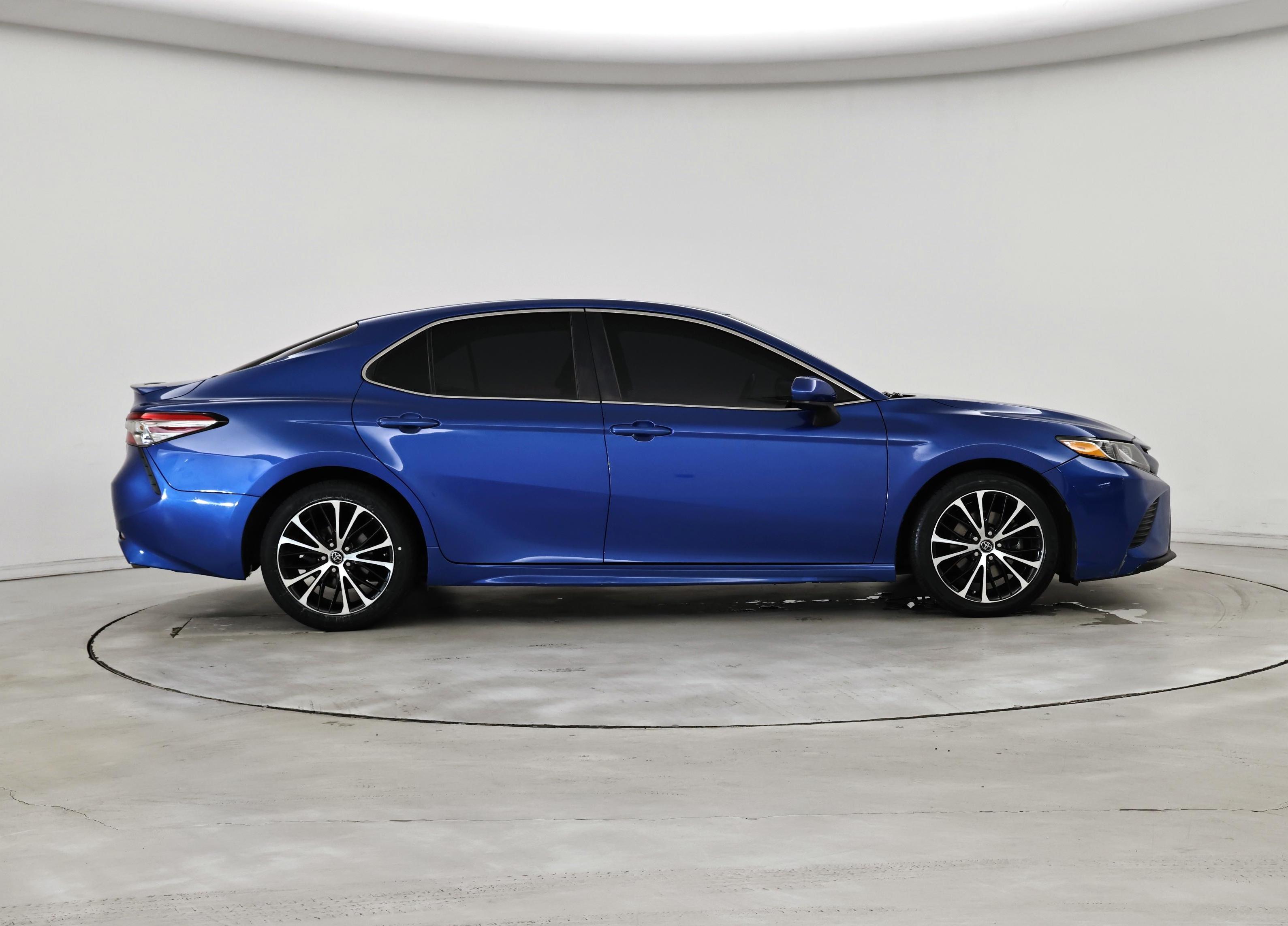 Thumbnail: 2018 Toyota Camry - 7