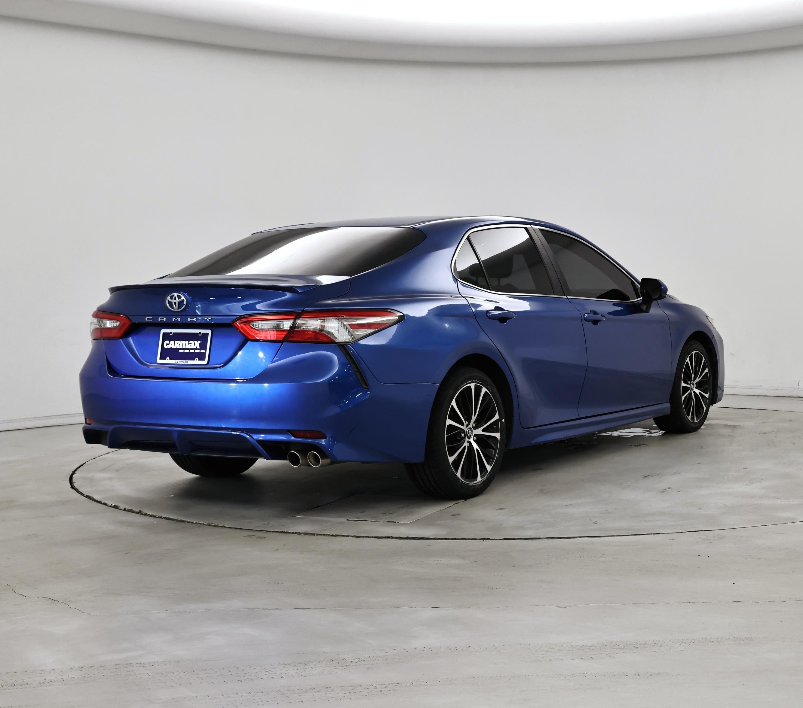Thumbnail: 2018 Toyota Camry - 8