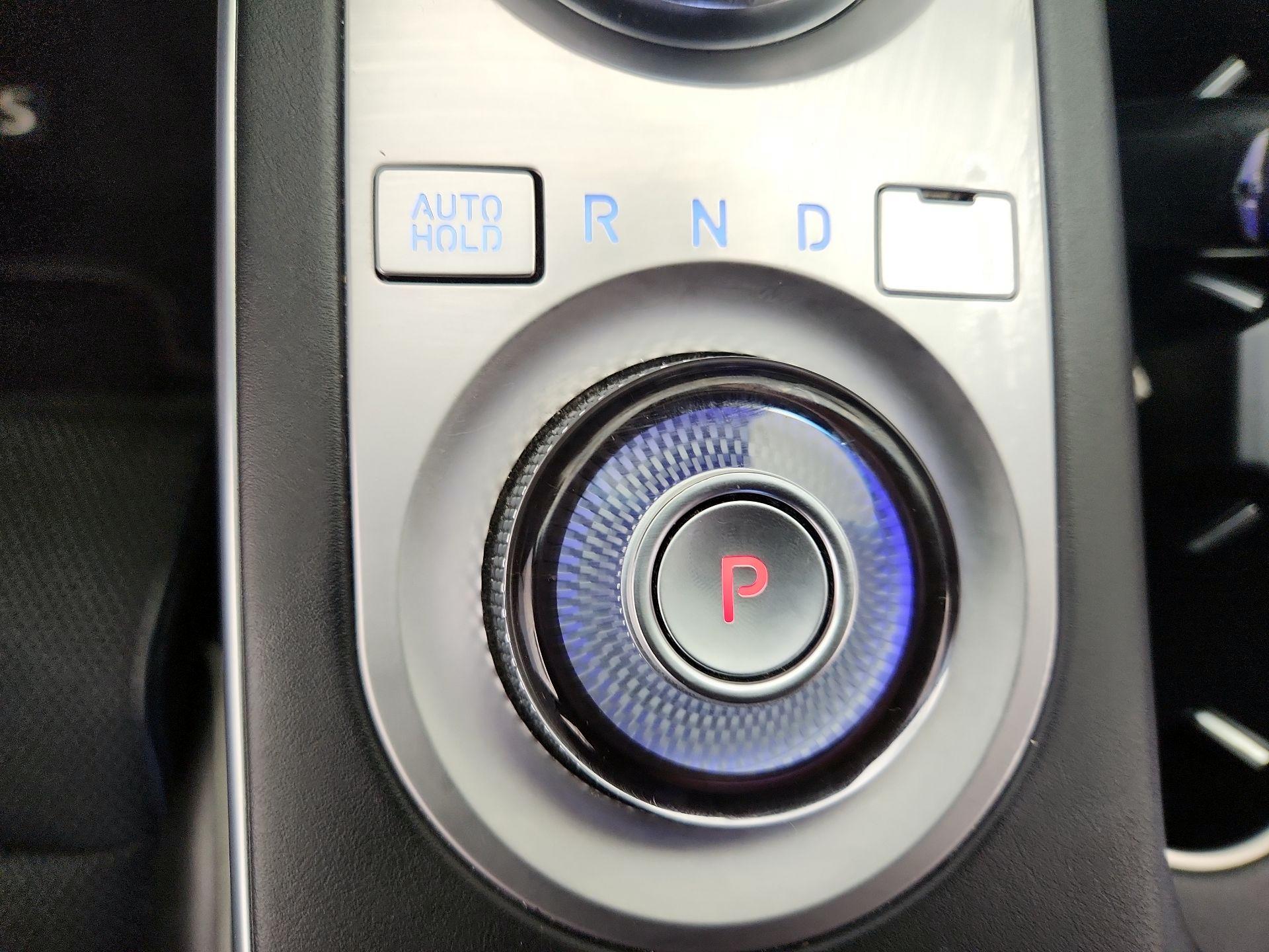 Thumbnail: 2022 Genesis GV70 - 18