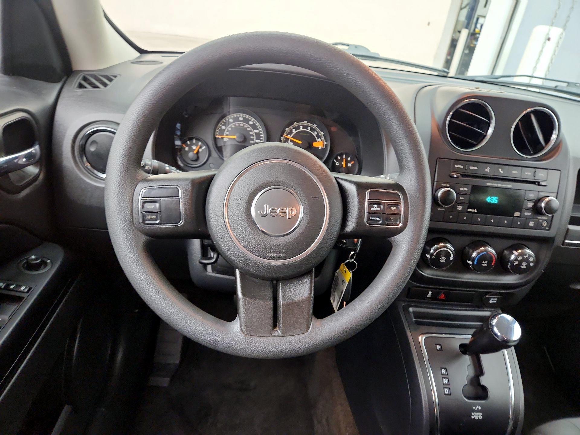 Thumbnail: 2015 Jeep Patriot - 10