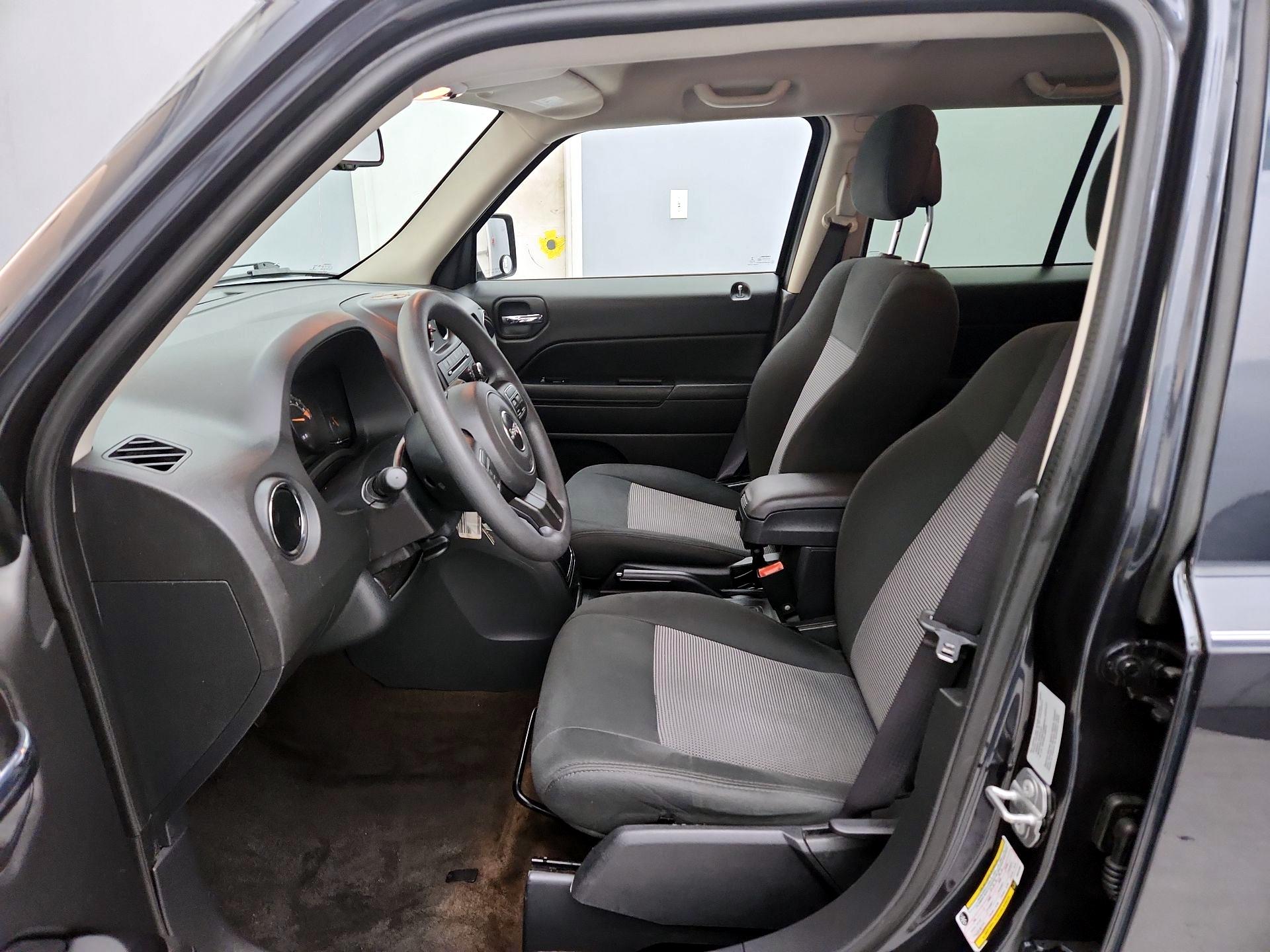 Thumbnail: 2015 Jeep Patriot - 11