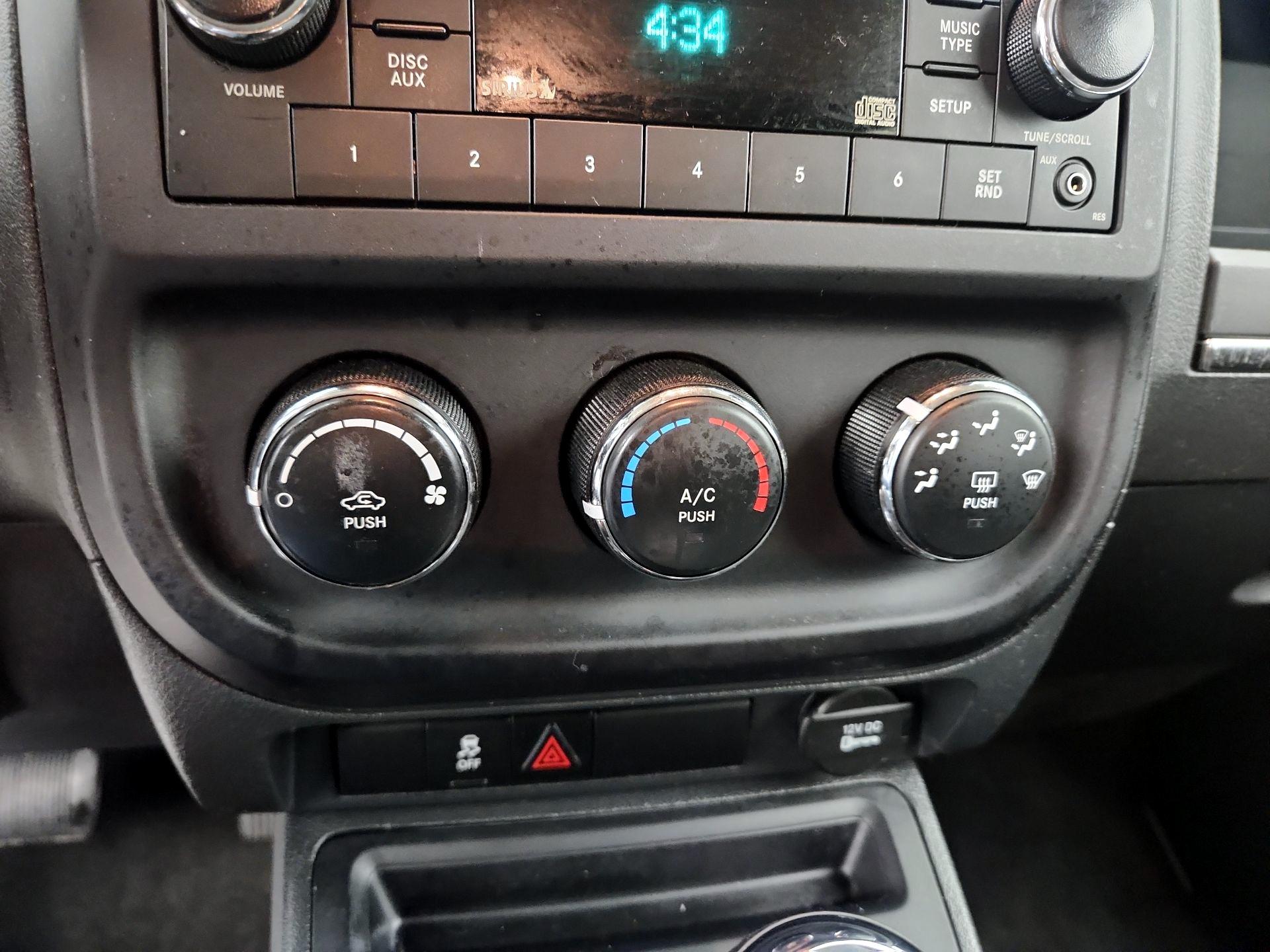 Thumbnail: 2015 Jeep Patriot - 14