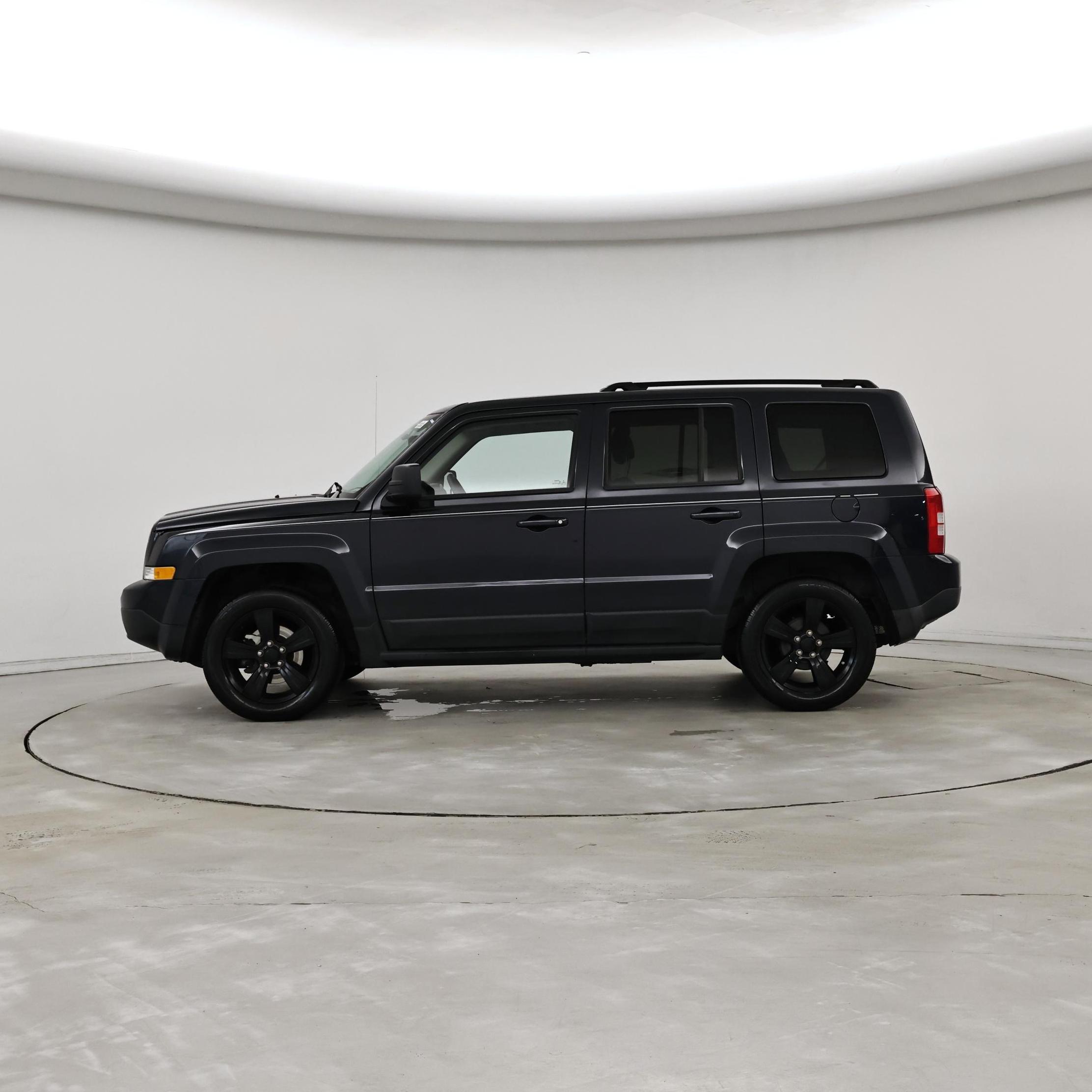 Thumbnail: 2015 Jeep Patriot - 3