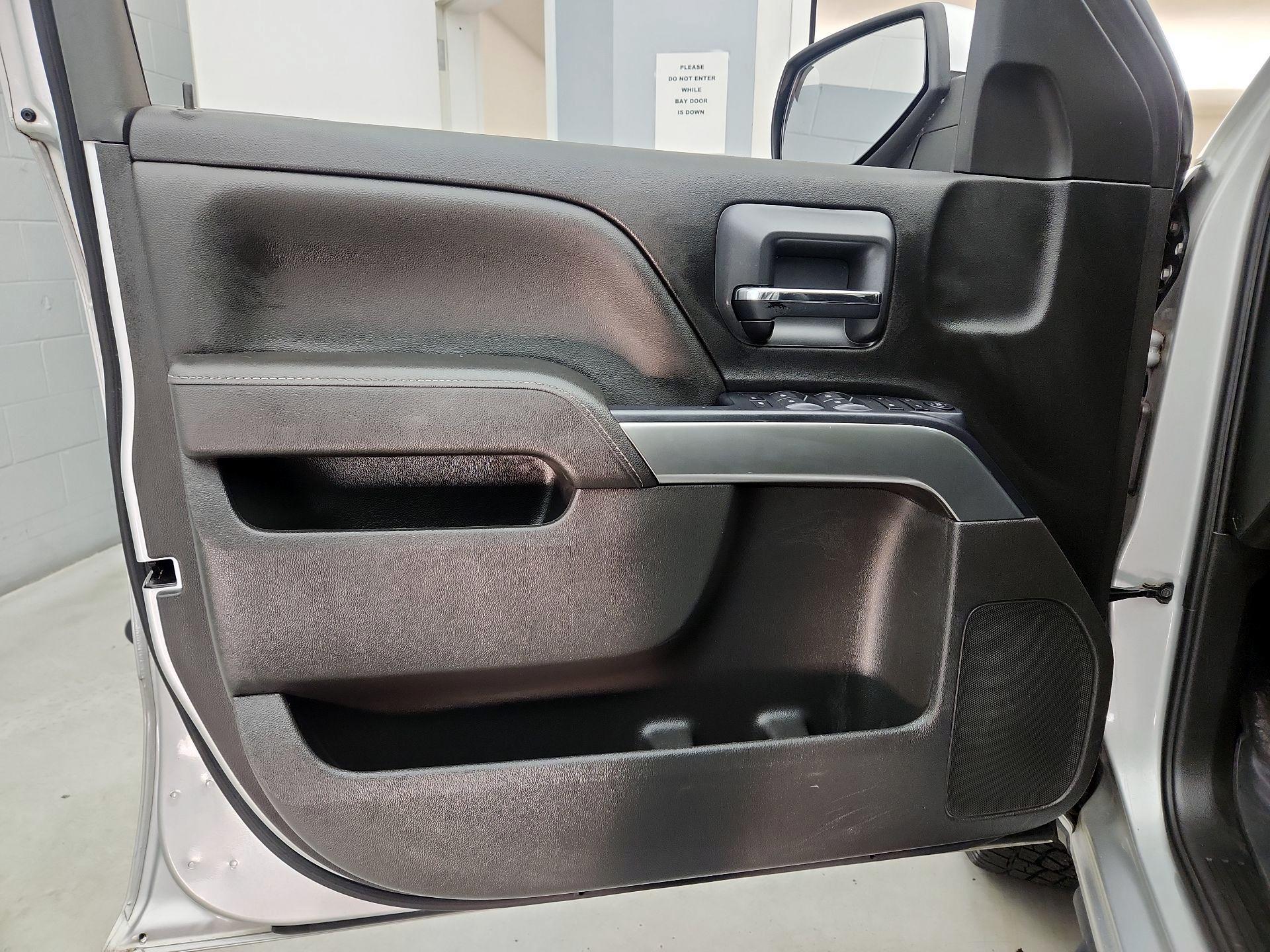 Thumbnail: 2018 Chevrolet Silverado 1500 - 12