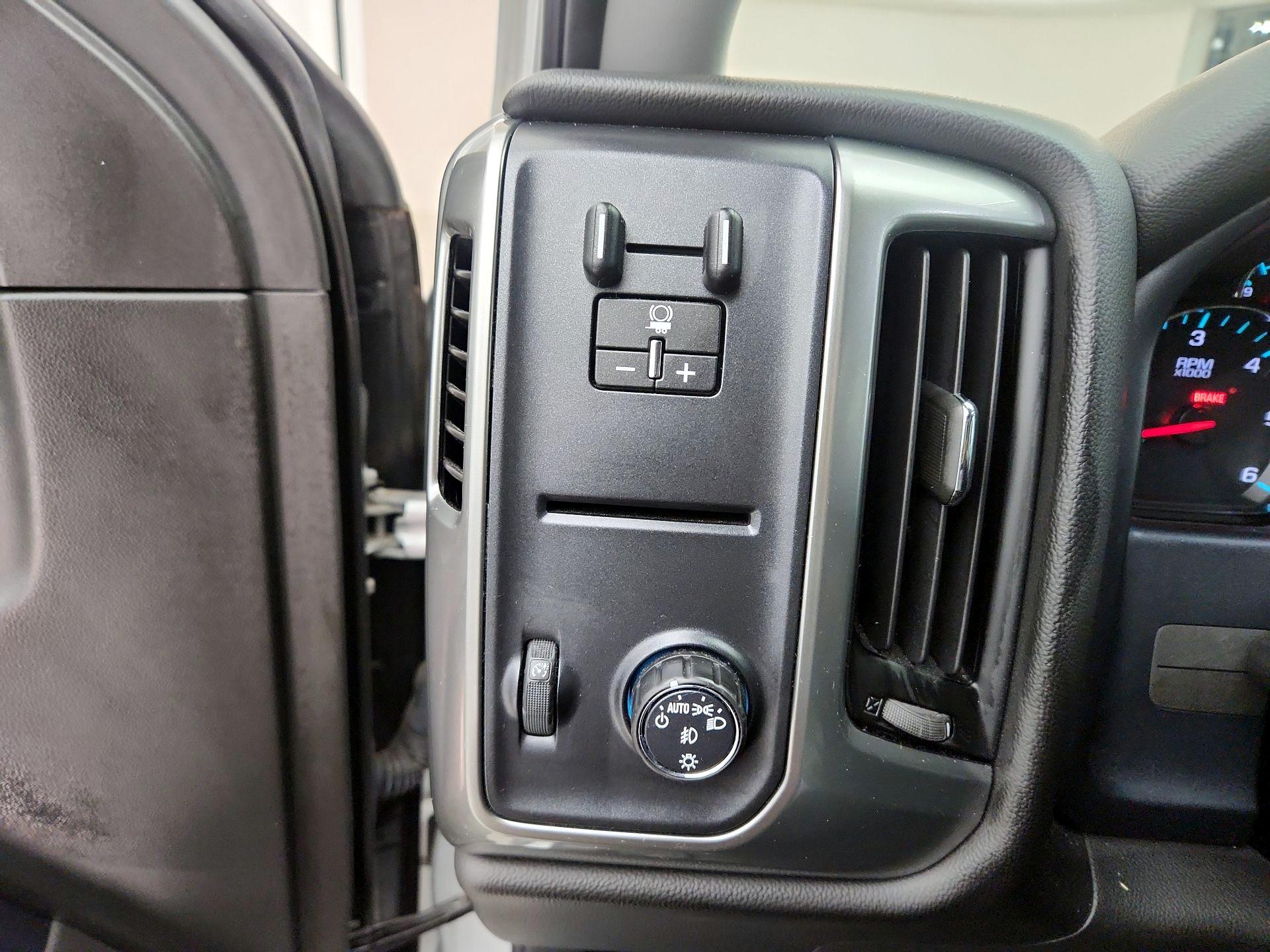 Thumbnail: 2018 Chevrolet Silverado 1500 - 13