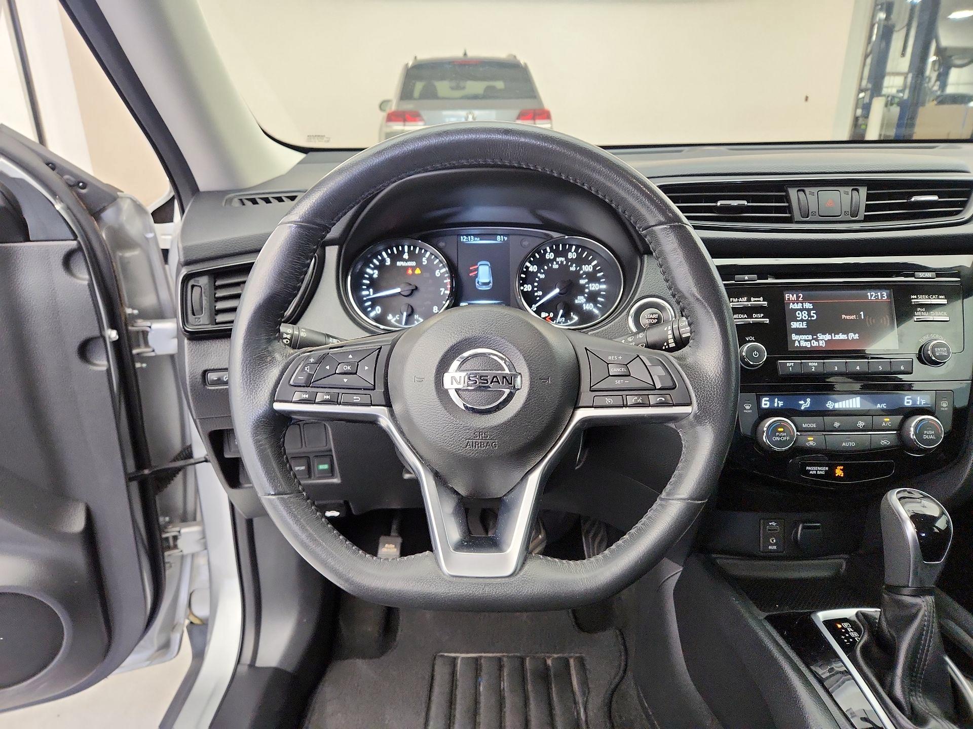Thumbnail: 2017 Nissan Rogue - 10