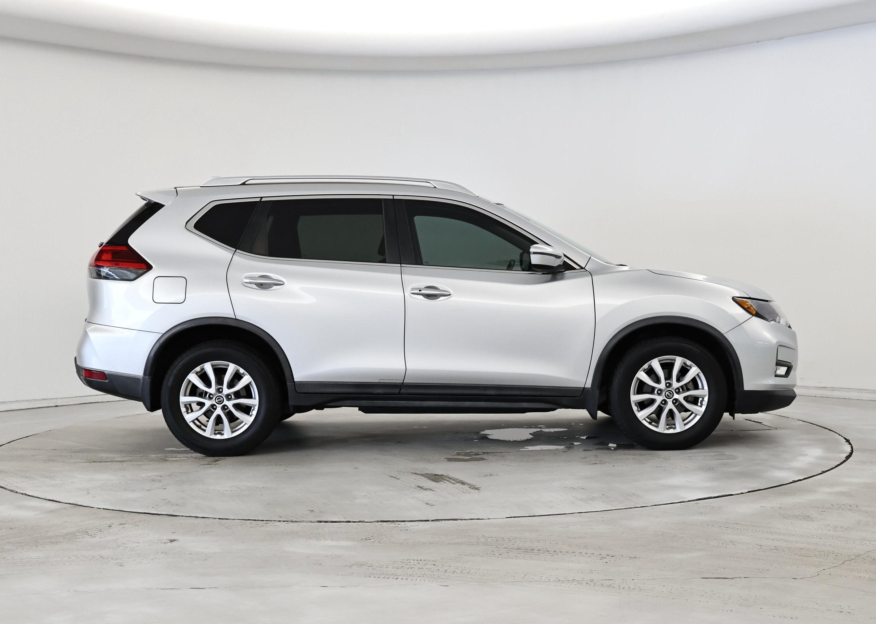 Thumbnail: 2017 Nissan Rogue - 7