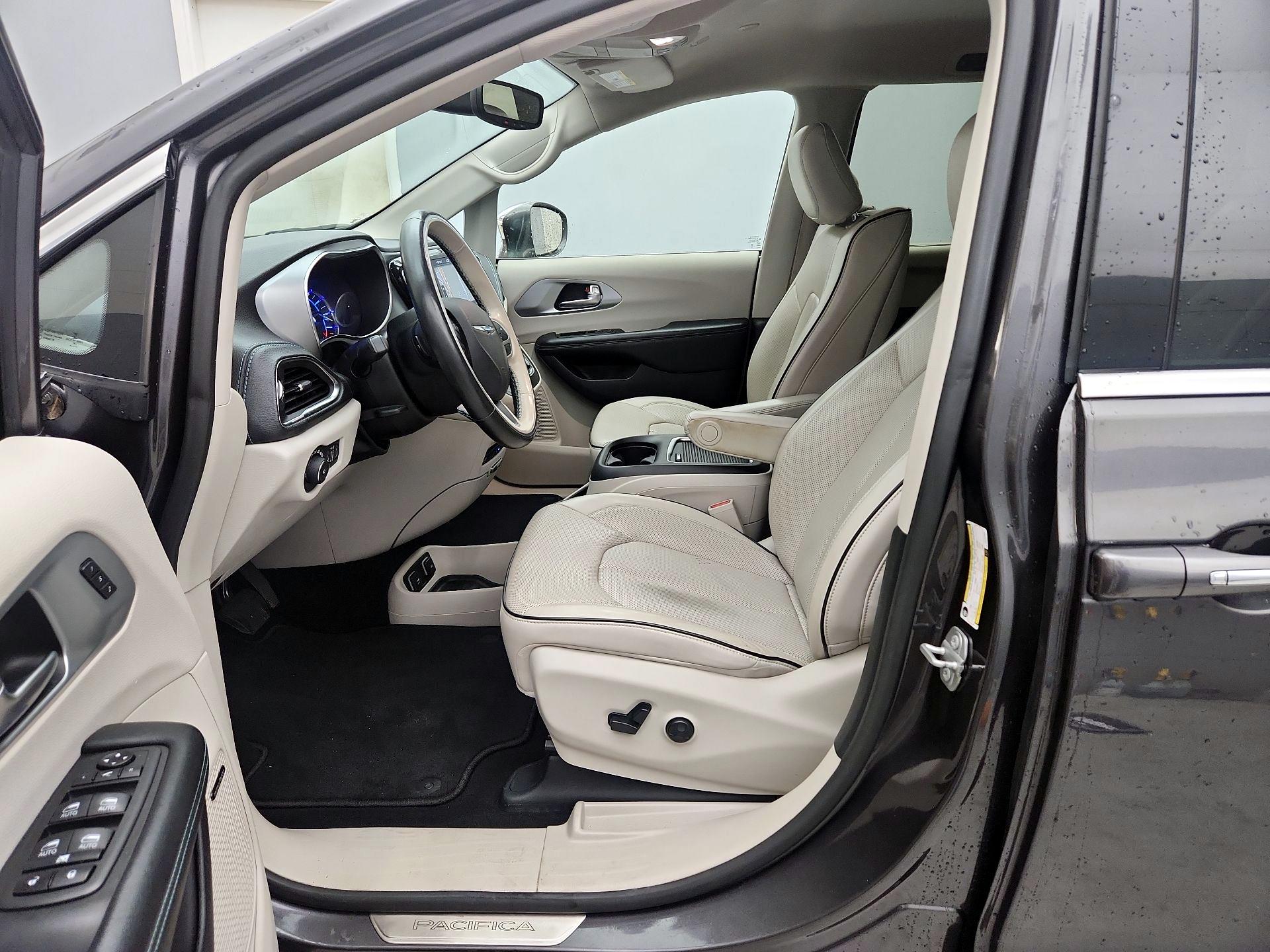 Thumbnail: 2020 Chrysler Pacifica - 11