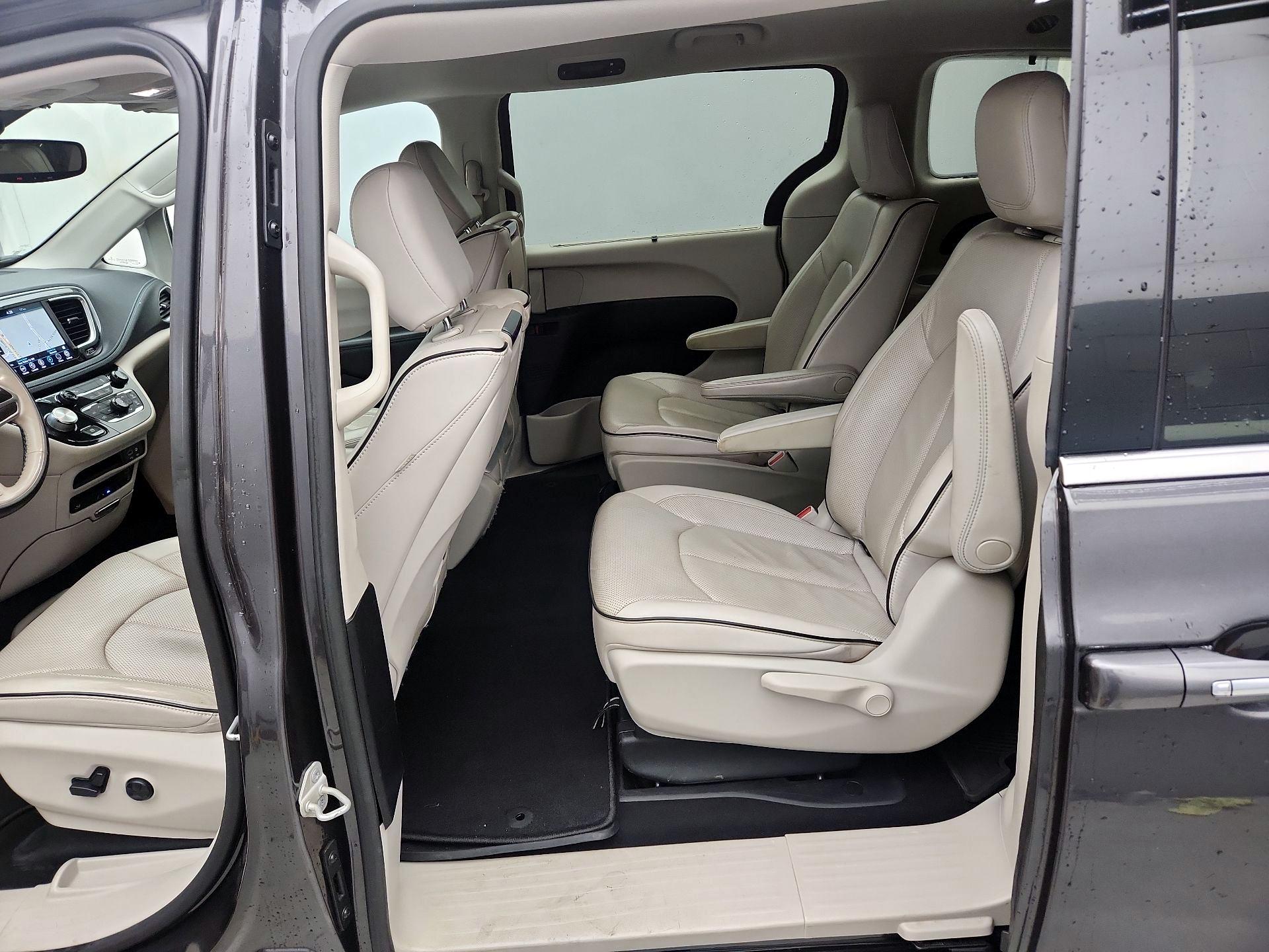Thumbnail: 2020 Chrysler Pacifica - 20