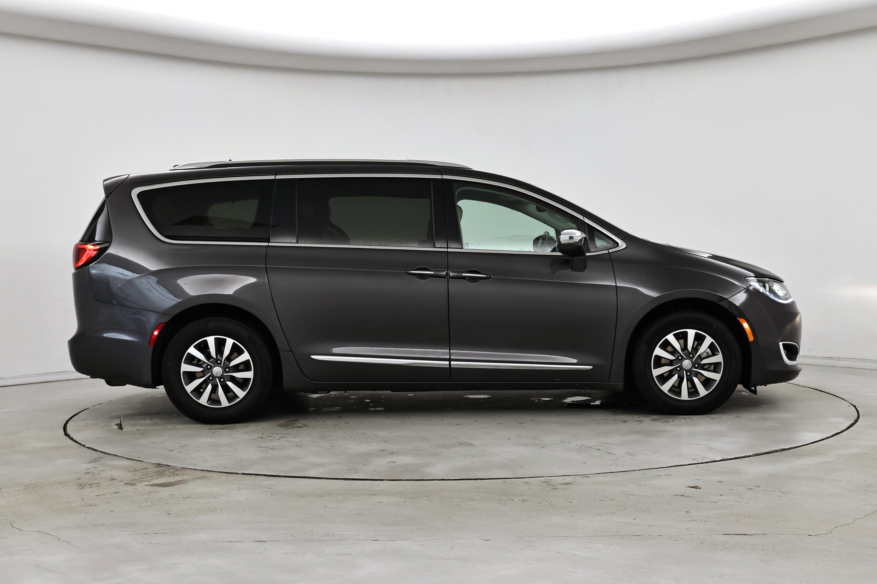 Thumbnail: 2020 Chrysler Pacifica - 7