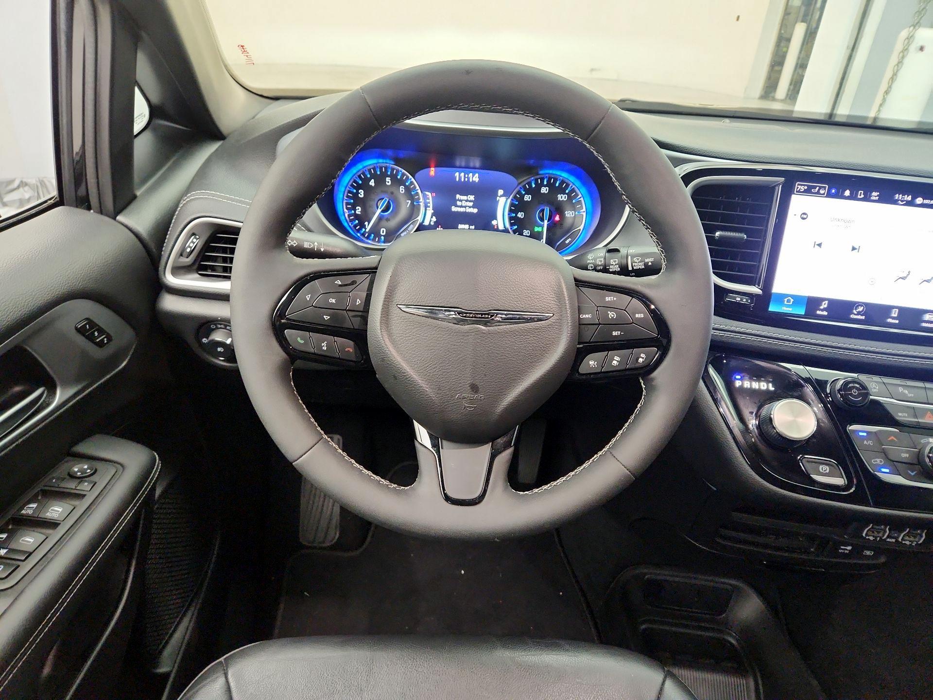 Thumbnail: 2022 Chrysler Pacifica - 10
