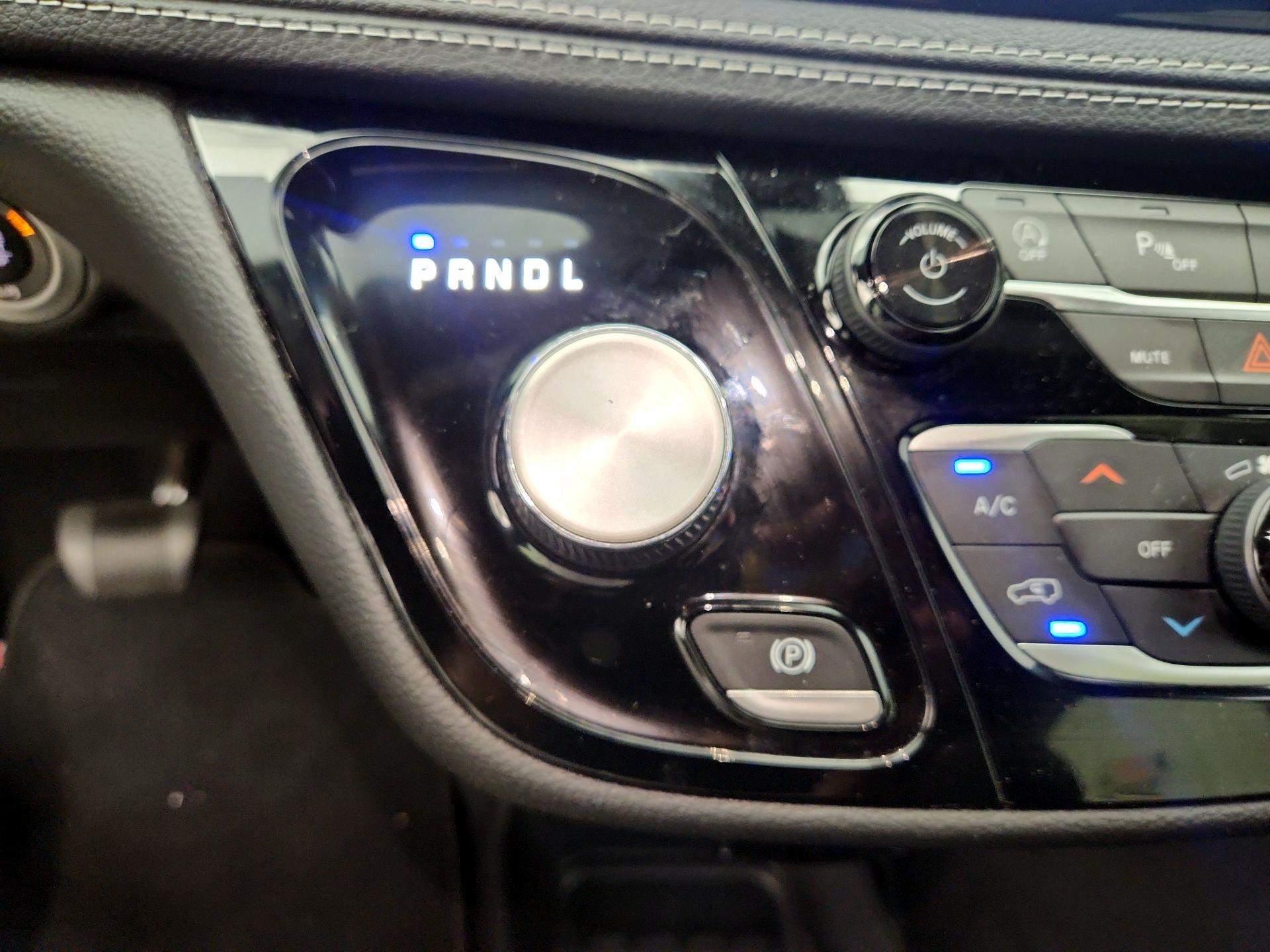 Thumbnail: 2022 Chrysler Pacifica - 17