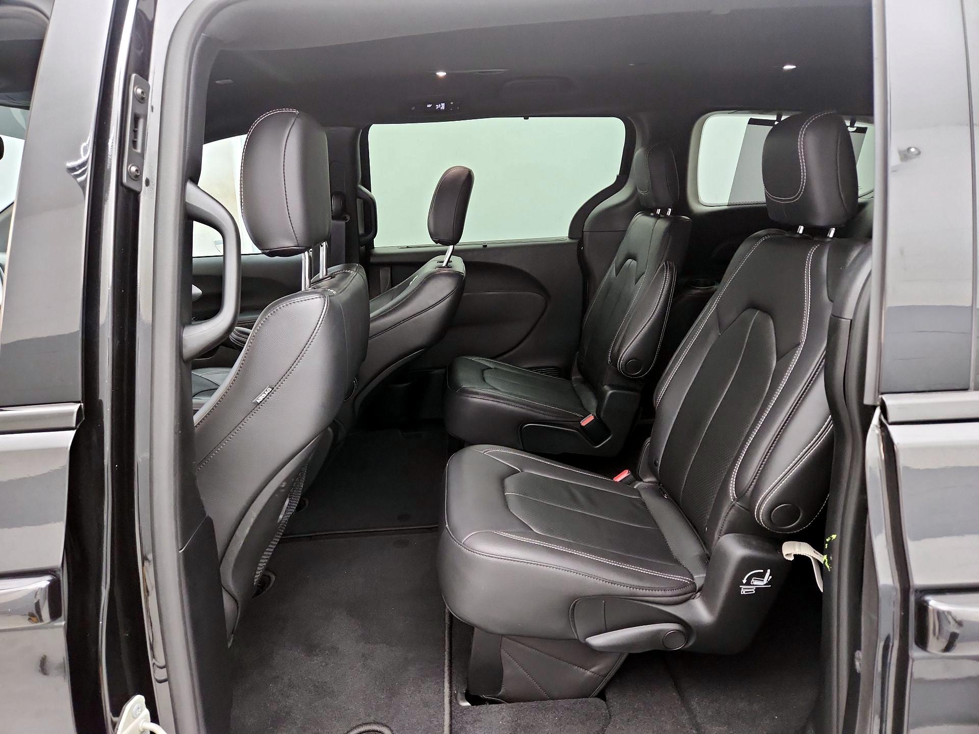 Thumbnail: 2022 Chrysler Pacifica - 19