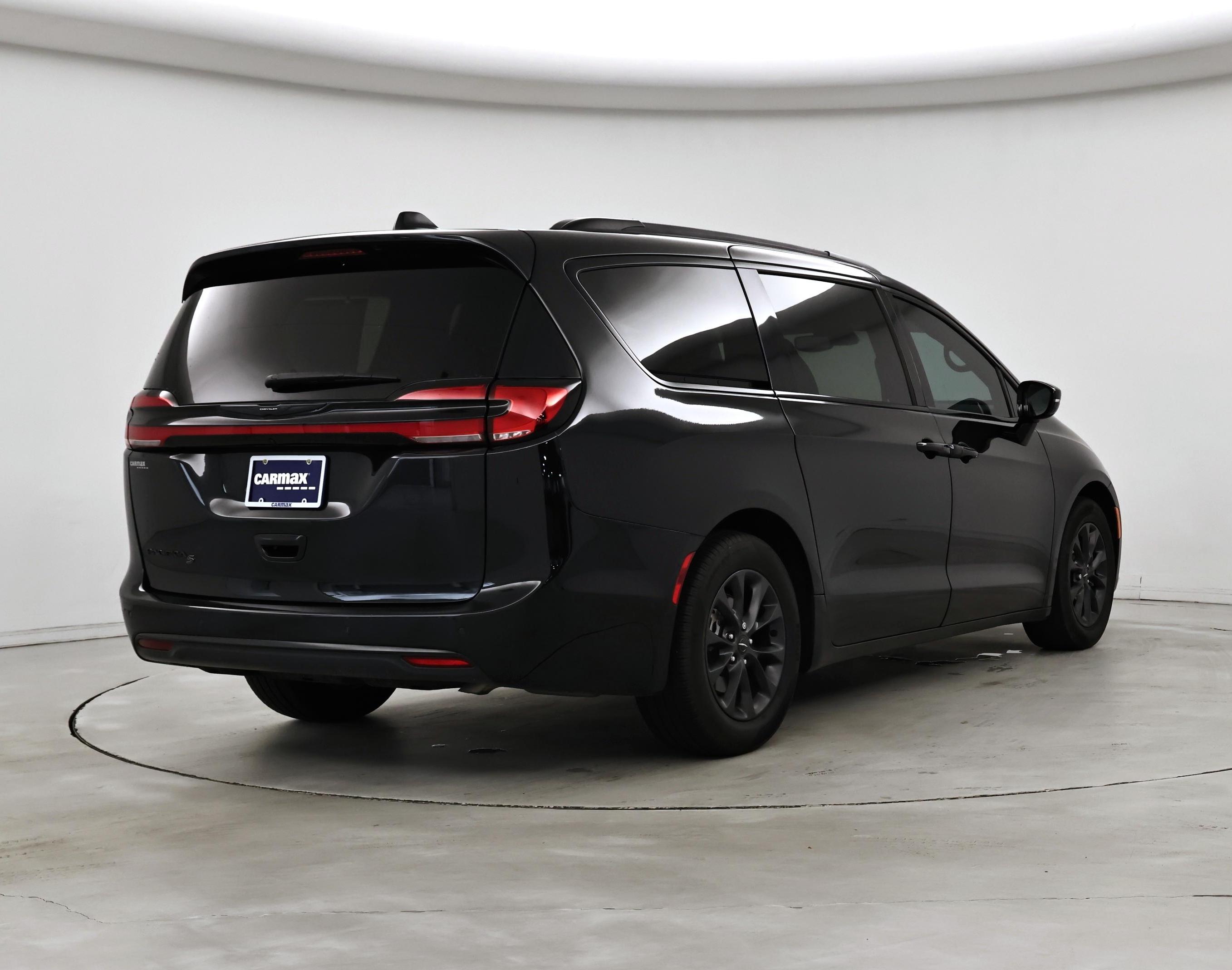 Thumbnail: 2022 Chrysler Pacifica - 8