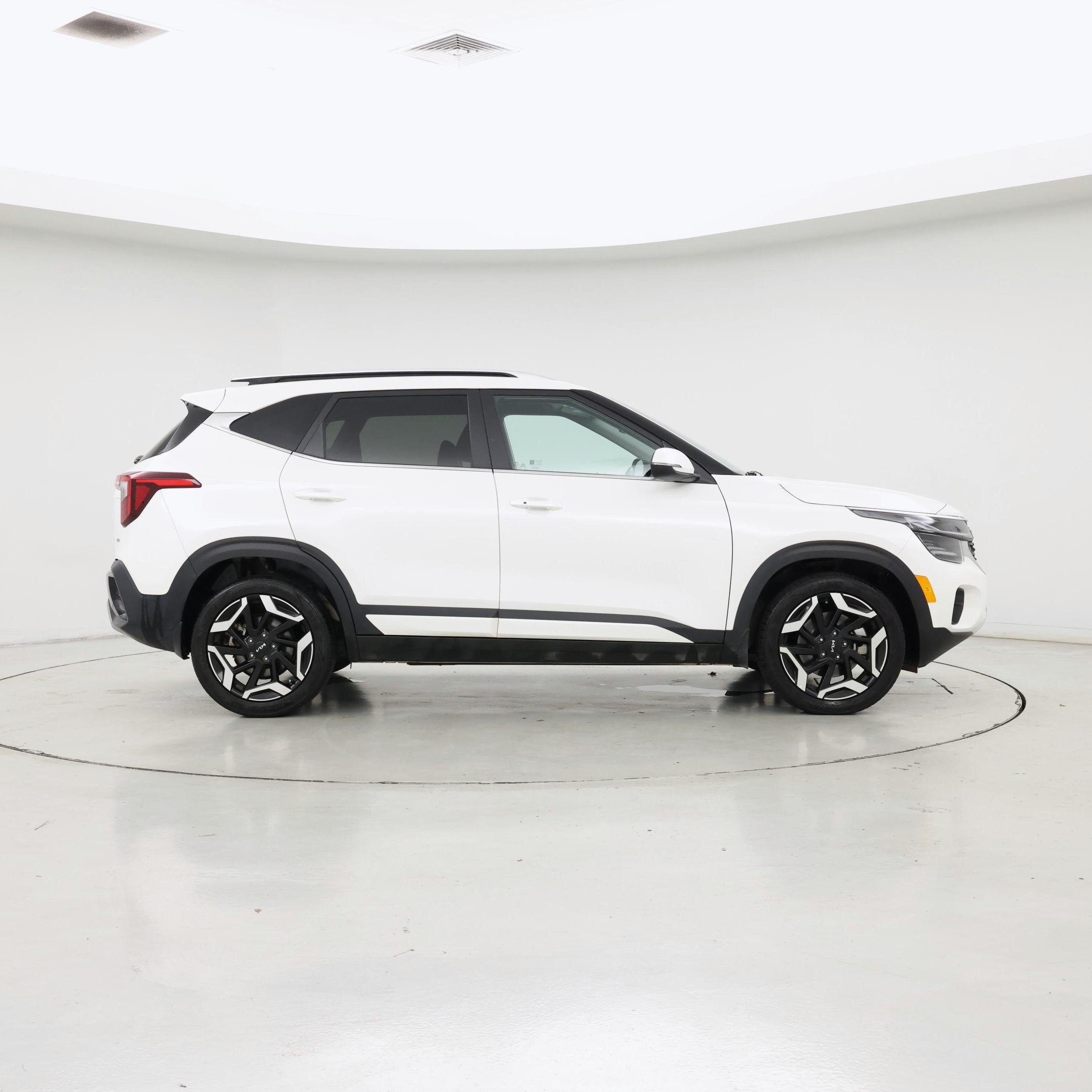 Thumbnail: 2024 Kia Seltos - 7