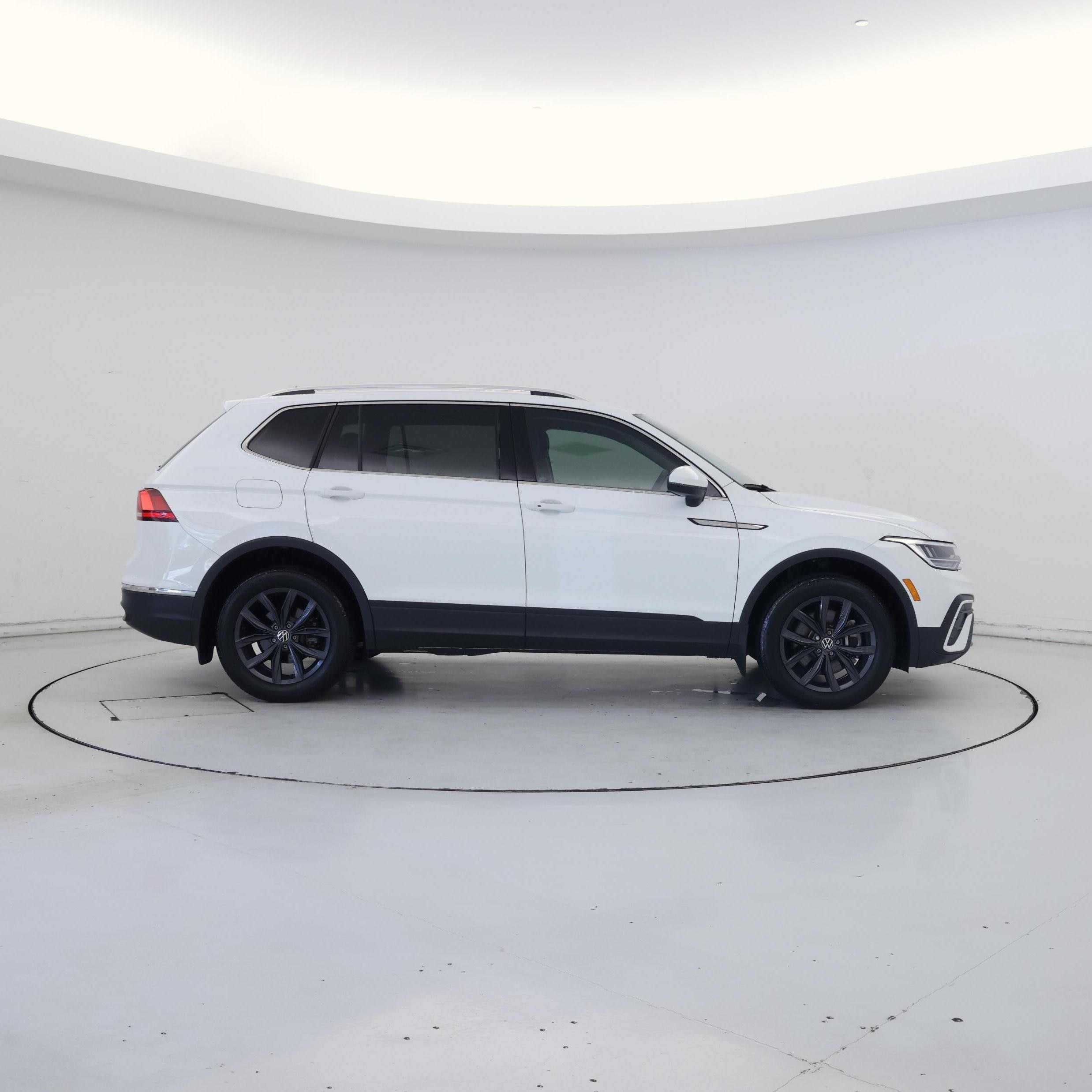 Thumbnail: 2024 Volkswagen Tiguan - 7