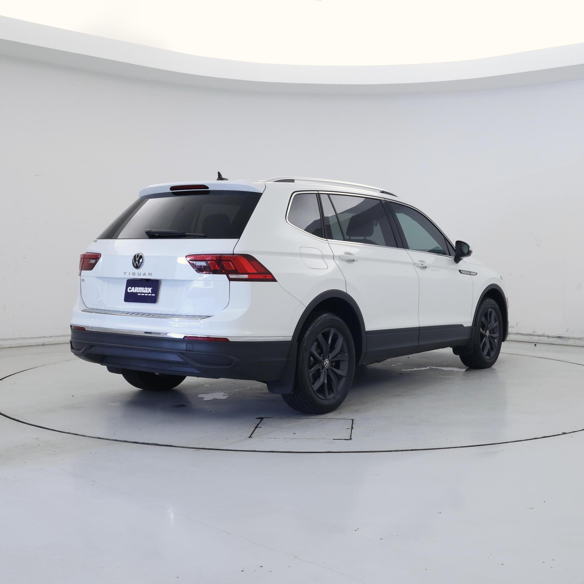 Thumbnail: 2024 Volkswagen Tiguan - 8