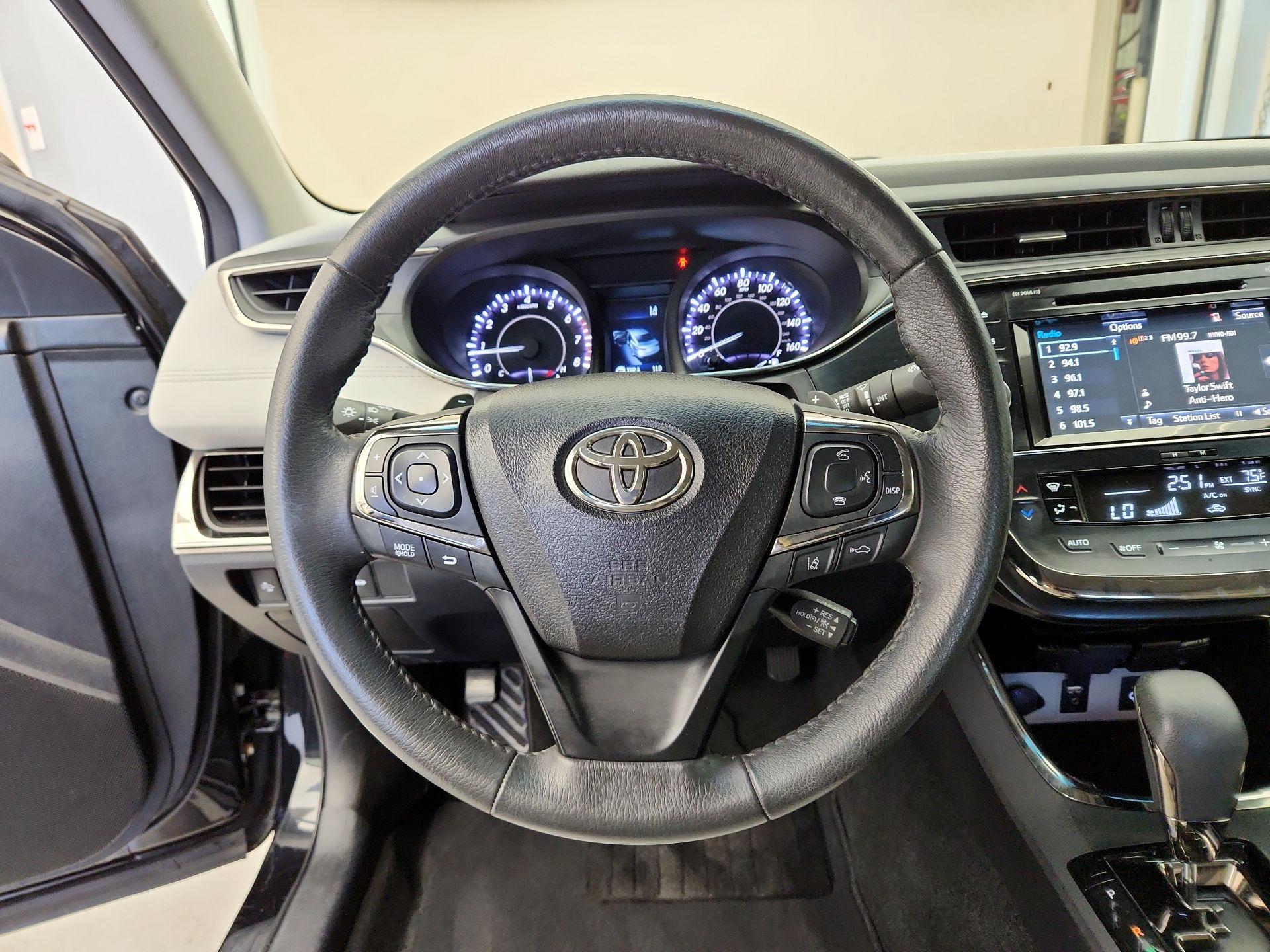 Thumbnail: 2017 Toyota Avalon - 10